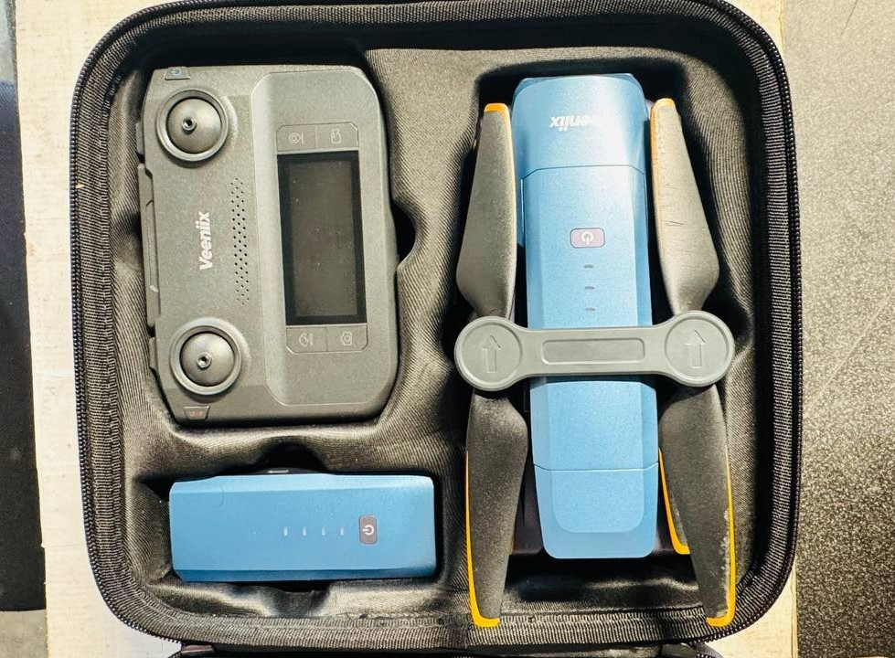 Veeniix V11 GPS Drone: 4K UHD Camera  COME WITH  2 Batteries