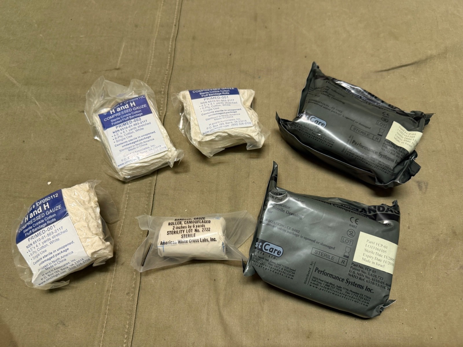 ORIGINAL VIETNAM DESERT STORM US ARMY MEDICAL MEDIC FIRST AID KIT SUPPLIES LOT