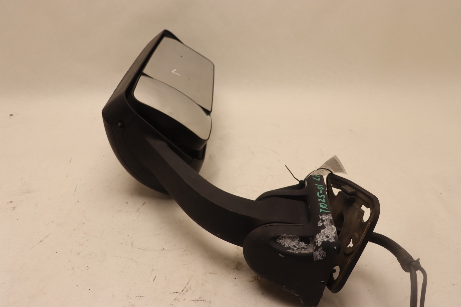 2008-2017 FREIGHTLINER CASCADIA 125 FRONT LEFT DRIVER SIDE DOOR MIRROR OEM