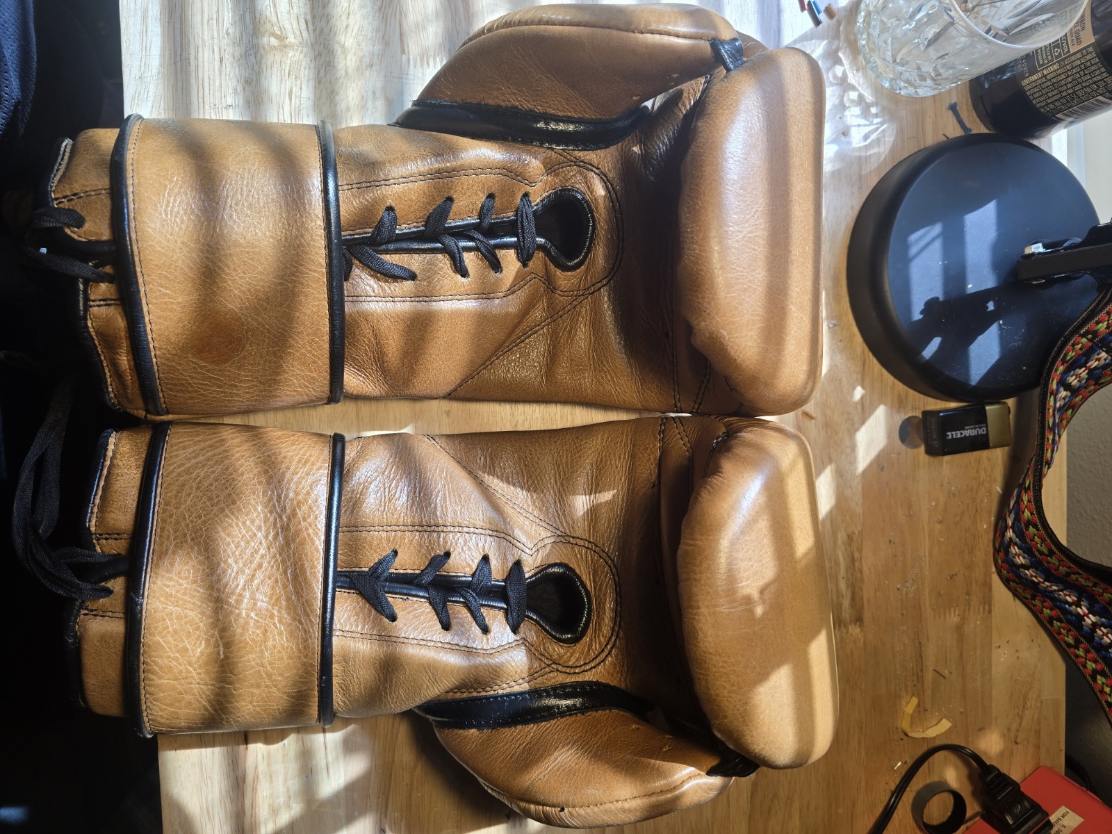 Gil 16oz Hybrid Boxing Gloves
