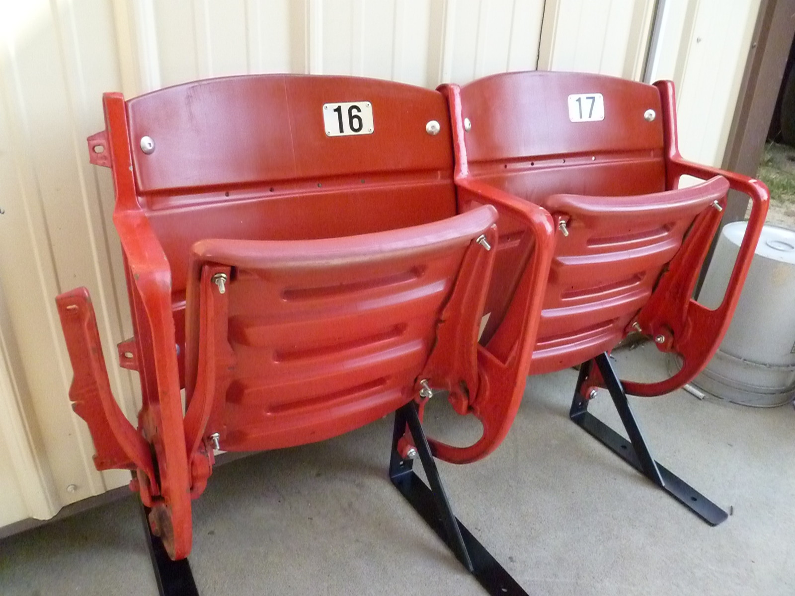 Crimson Tide, U. of Alabama - Stadium Seats - CRIMSON plastic, CRIMSON arms