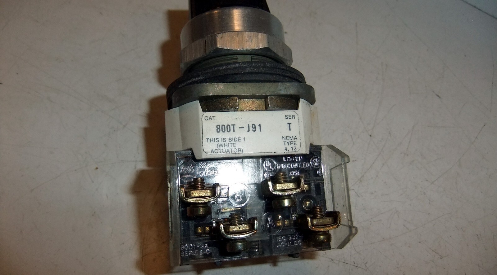 Allen-Bradley 800T-H91 Selector Switch Momentary