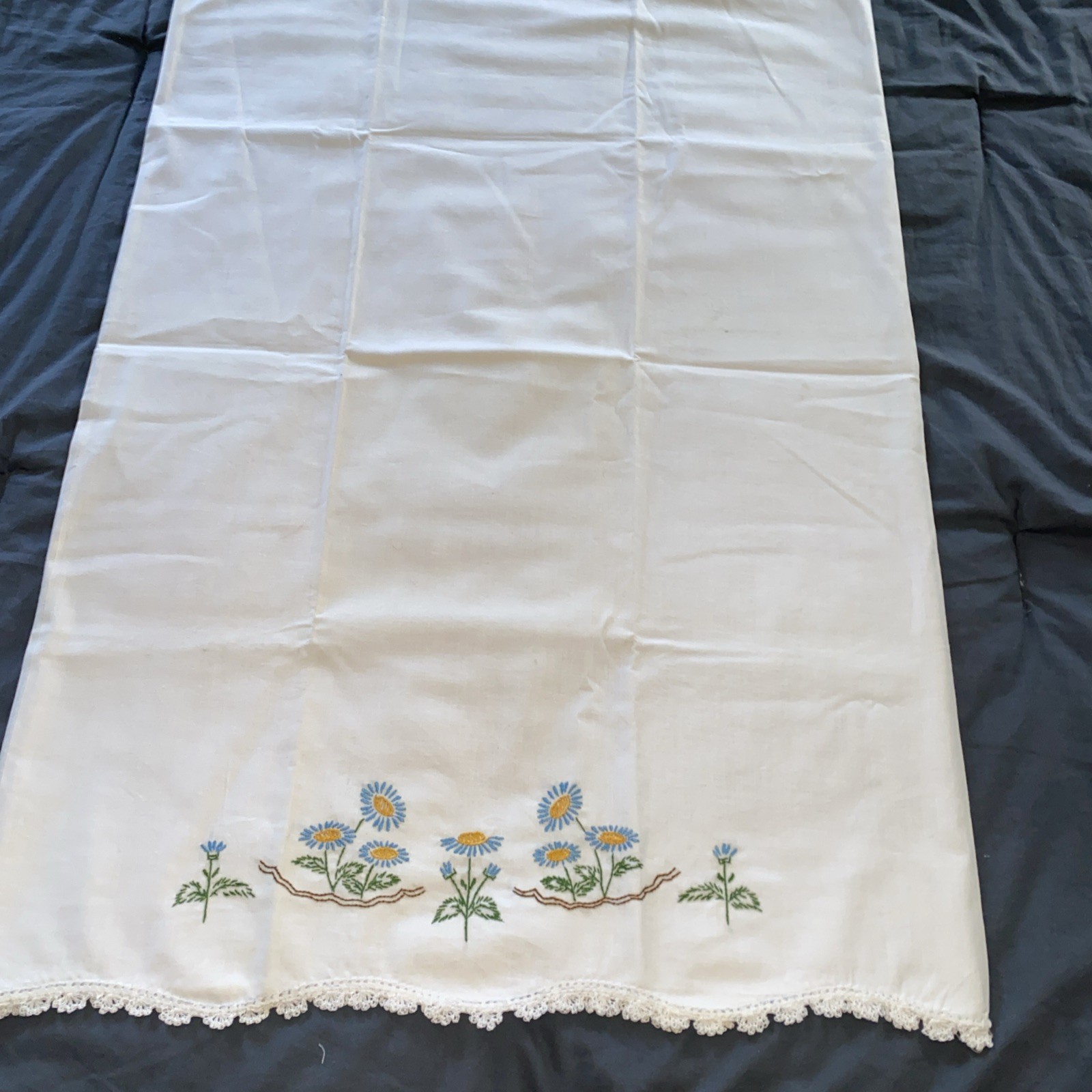Vtg White Cotton Pillowcases Set of 2 Standard Size Hand Embroidered  Flowers