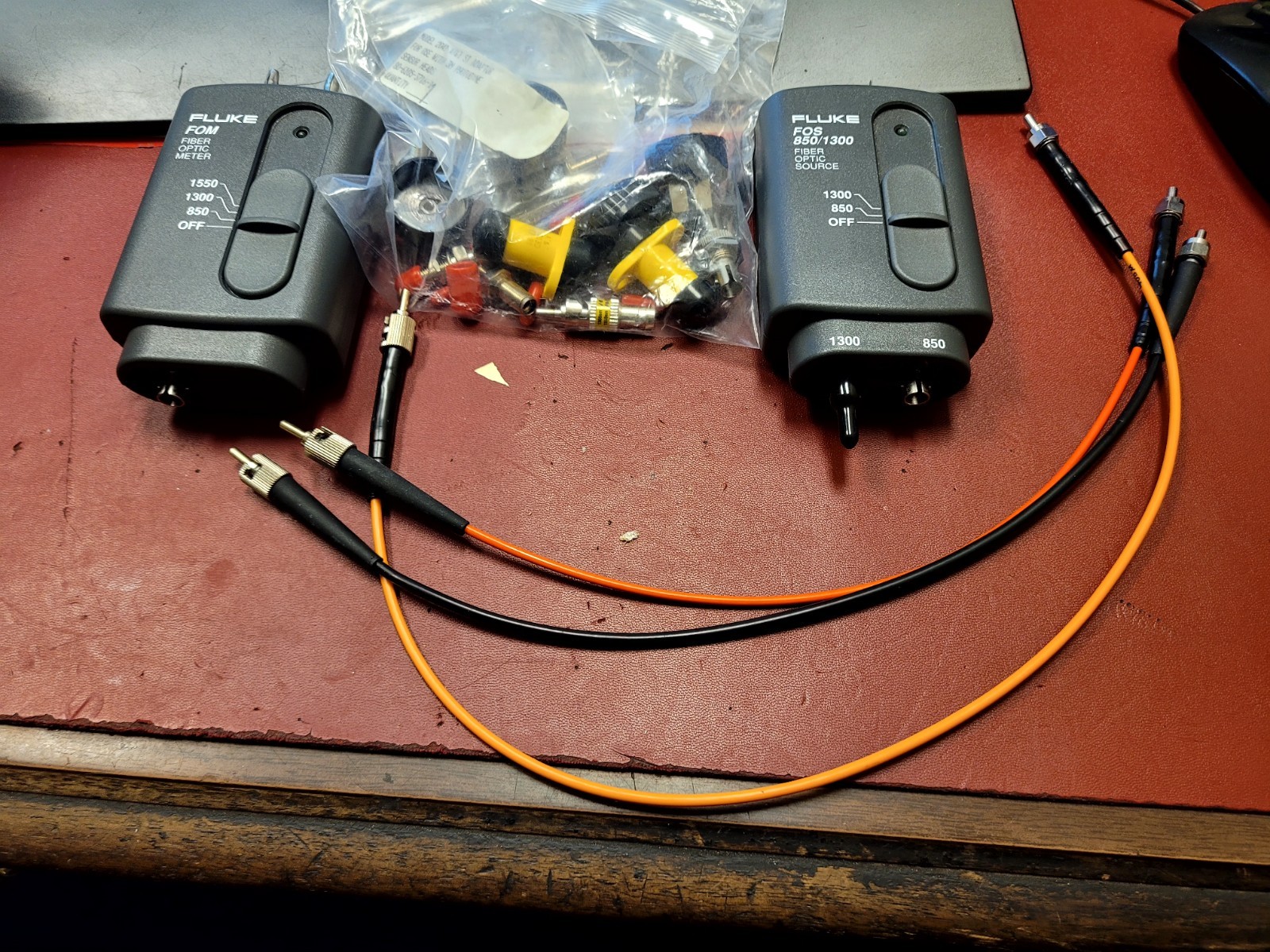 Fluke FOS 850 FOM Fiber Optic test set Source & Meter tool power in case FOS