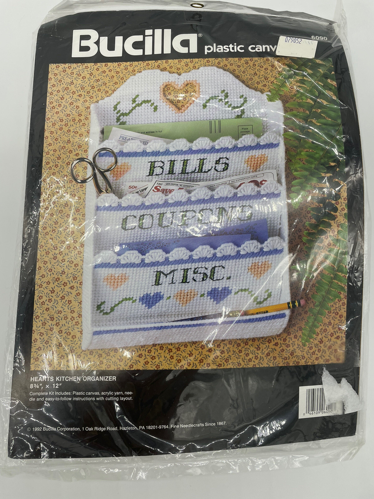 Hearts Kitchen Organizer yarn craft  Bucilla Plastic Canvas Kit # 6090  New