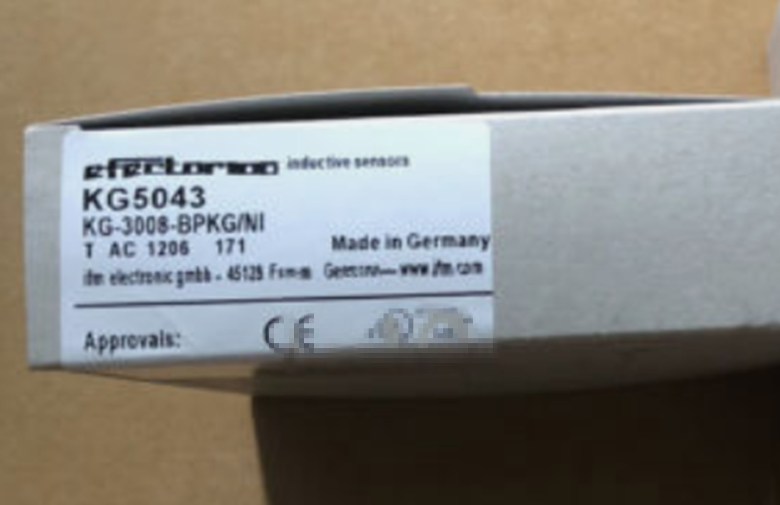 NEW IFM KG5043 KG-3008-BPKG/NI Capacitive Sensor