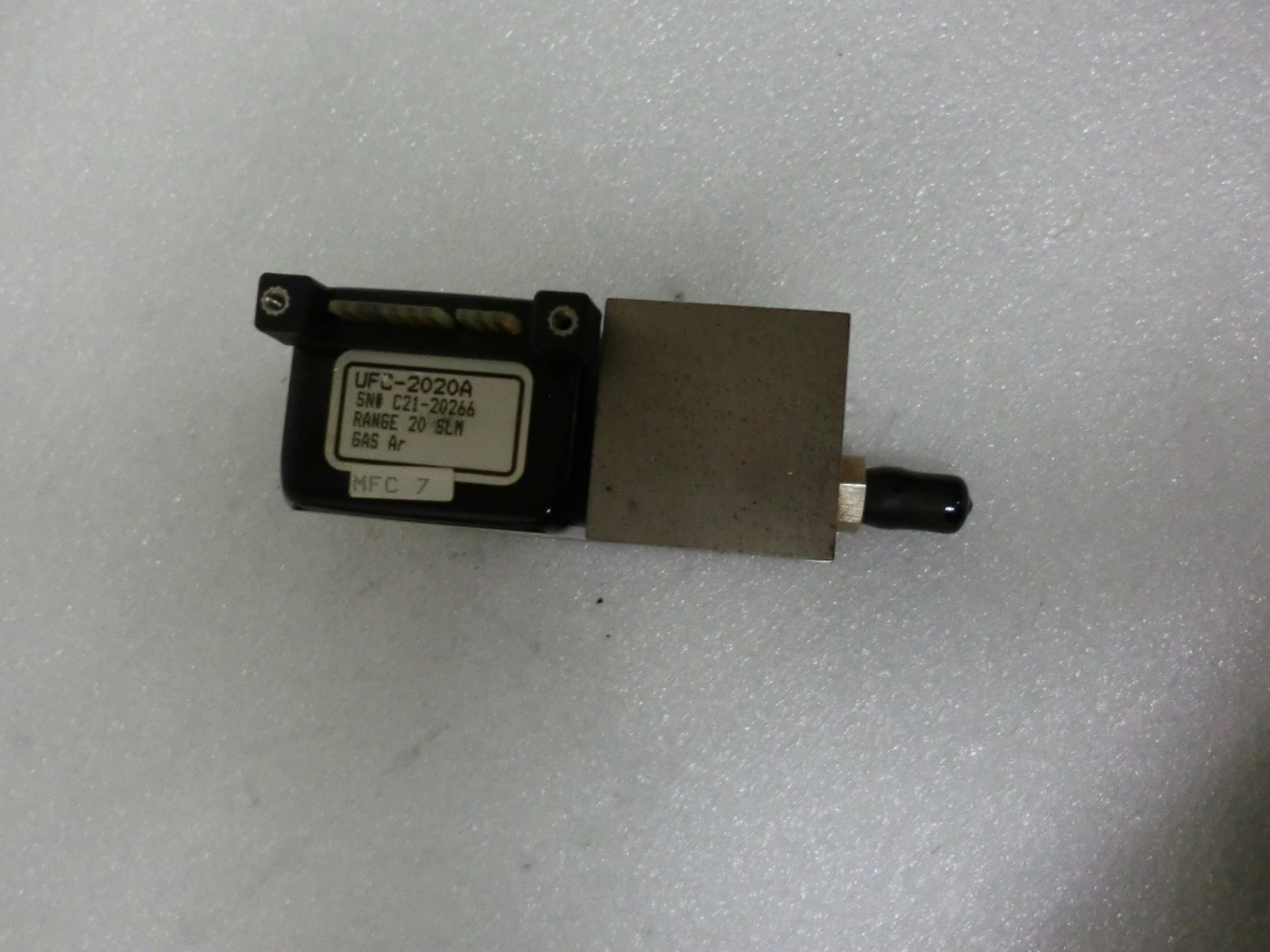 Unit Instruments Mass Flow Controller UFC-2020A