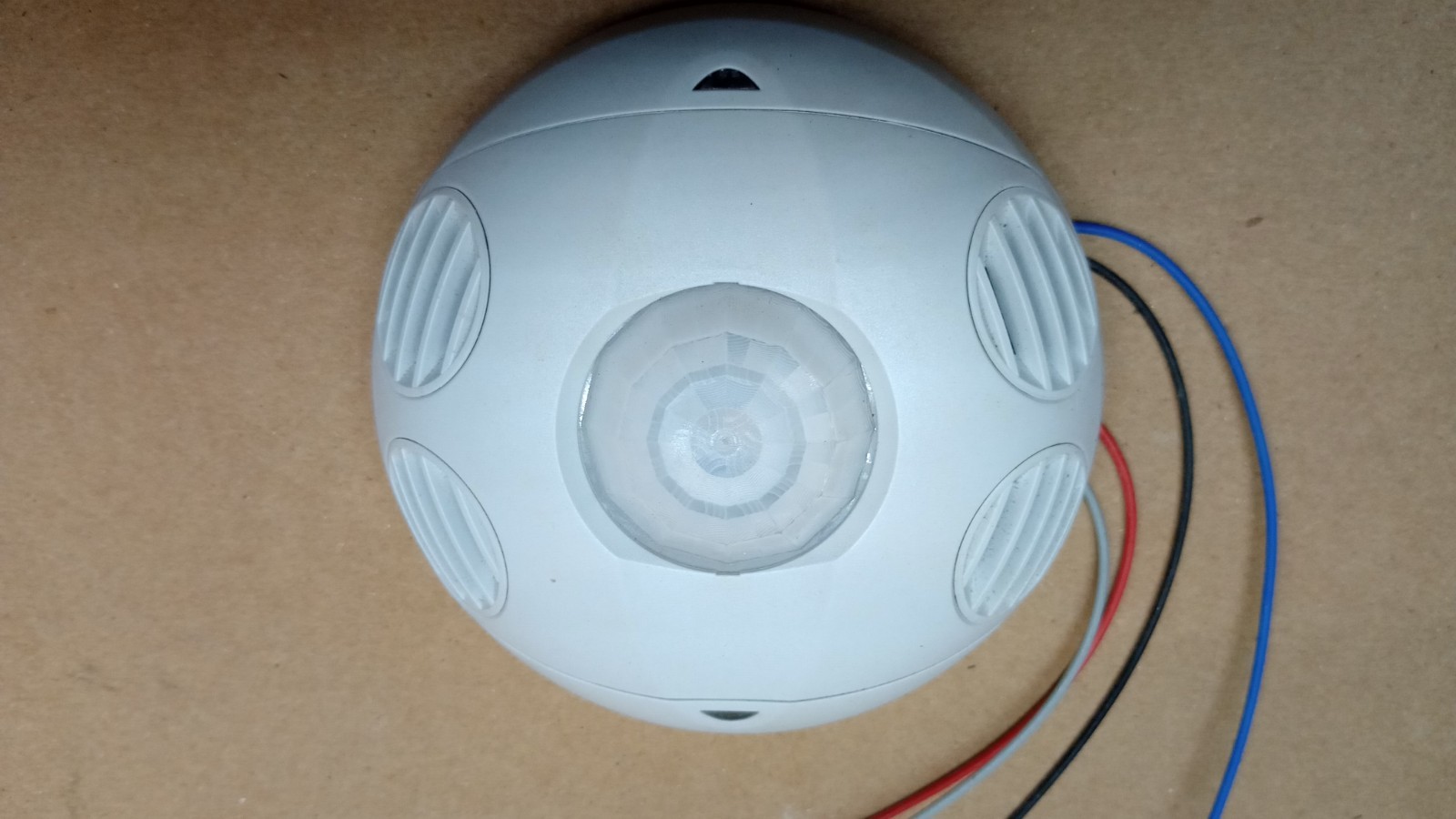 PHILIPS LRM225500 LV Ceiling OCCUPANCY SENSOR 2000sq Ft 9137 012 30301