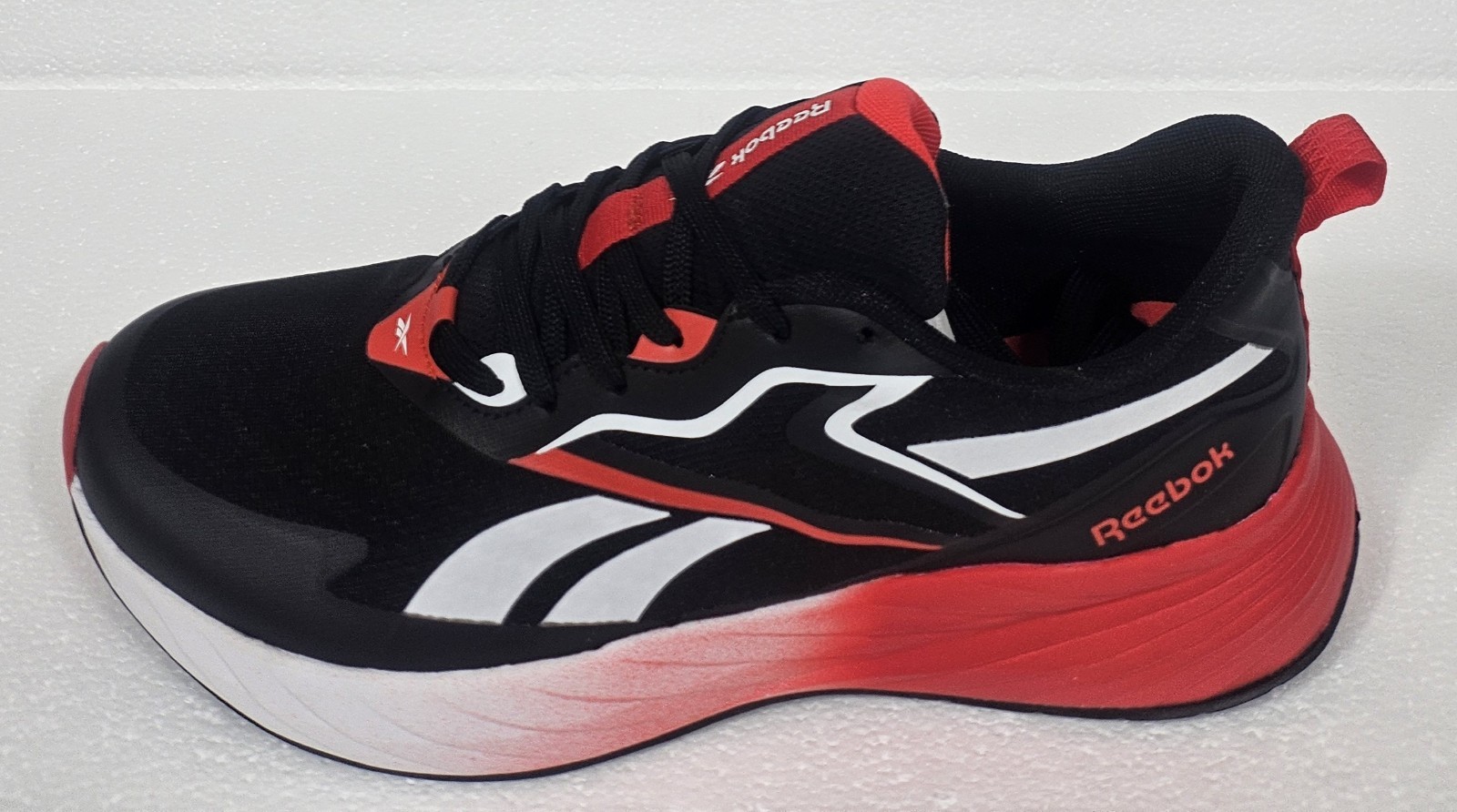 Men's Running Shoes 10.5 Reebok Verse Black White Red Athletic Sneakers Cushion