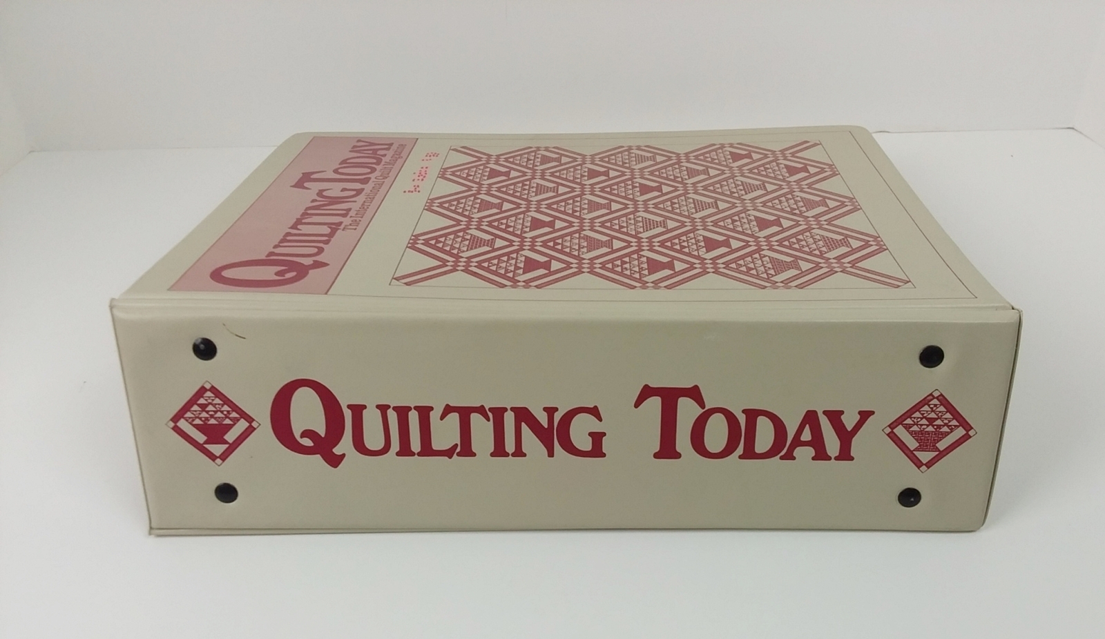 Quilting Today Binder filled with 14 back issues 1989 - 1991 No. 16-25