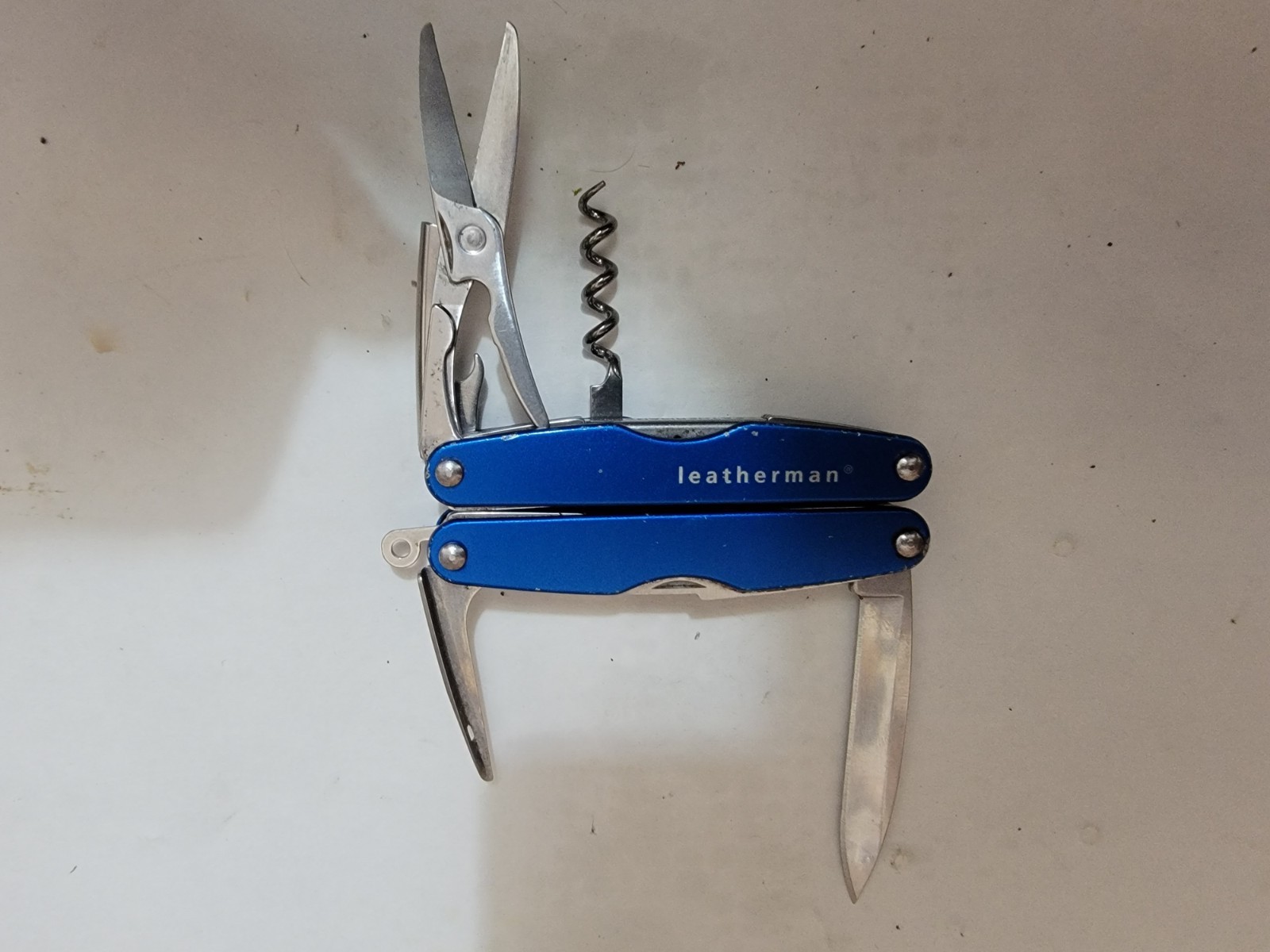 Leatherman Juice CS4 Blue Multi-Tool Folding Pliers Knife Scissors Corkscrew