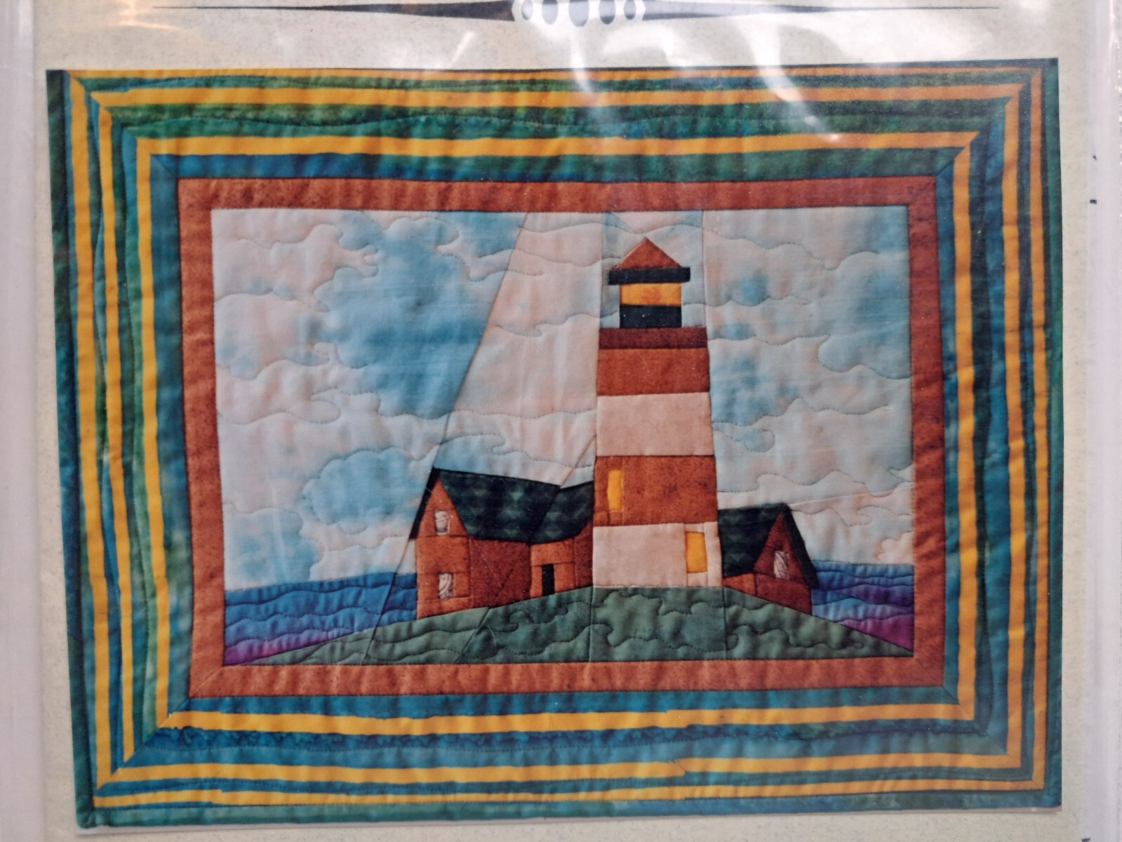 Land Locked Studios Quilt Pattern - Betty's Light (13.5" x 17.5") #00-07 - UC