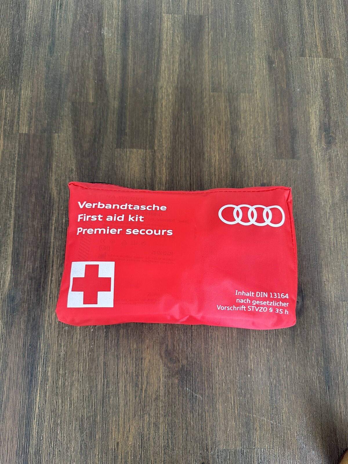 Genuine Audi First Aid Kit 13164-2014- 31.10.2020 - 4L0.093.108.C - SEALED NEW