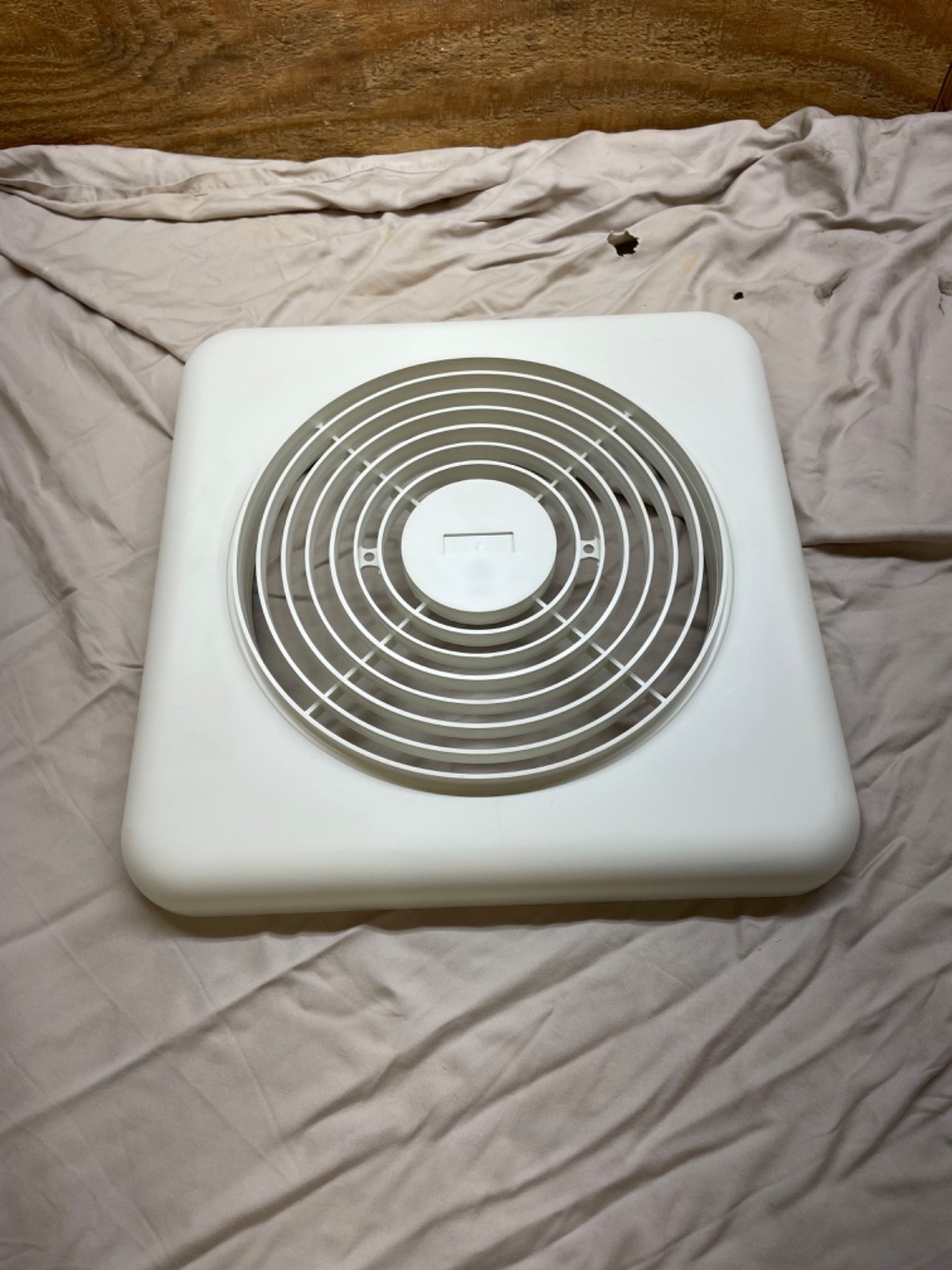 Broan Nutone 99110567 Fan Grille White Plastic *D8
