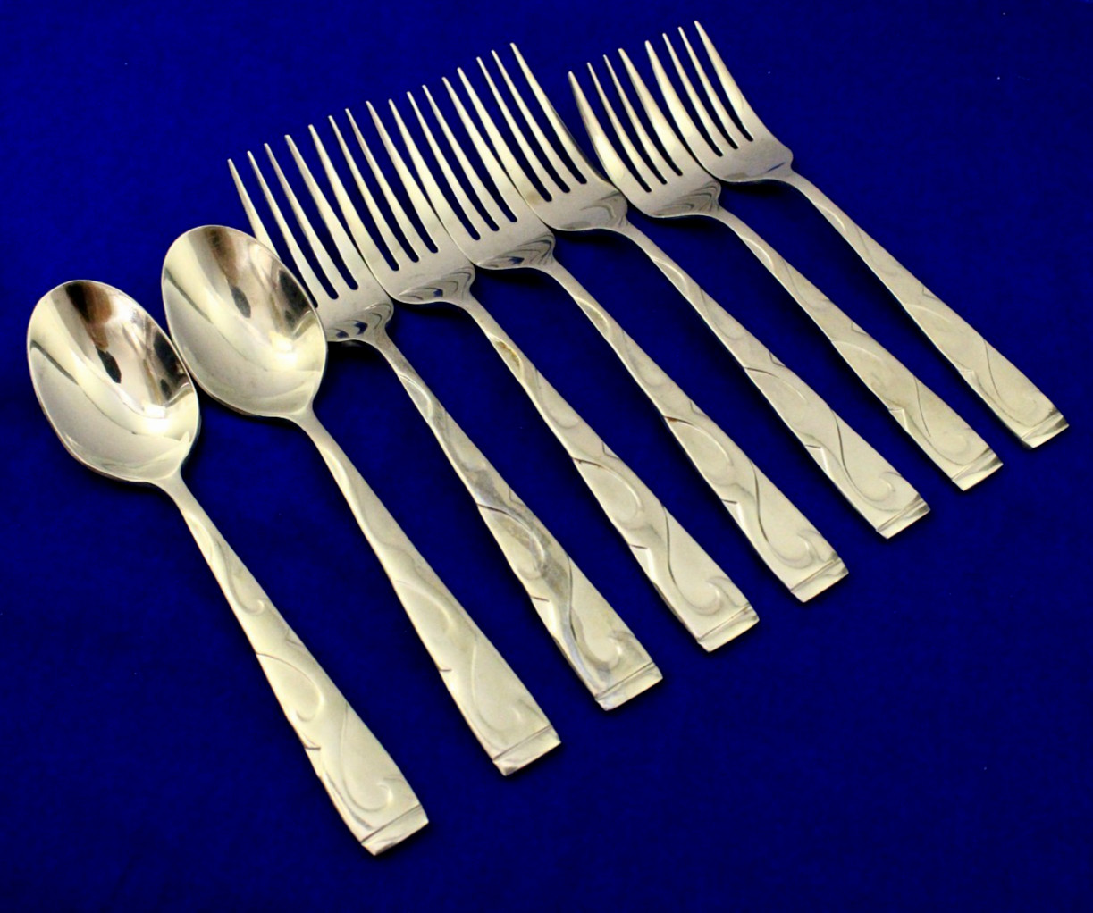 Oneida Tuscany Flatware Lot of 8 Pieces - Spoons Forks