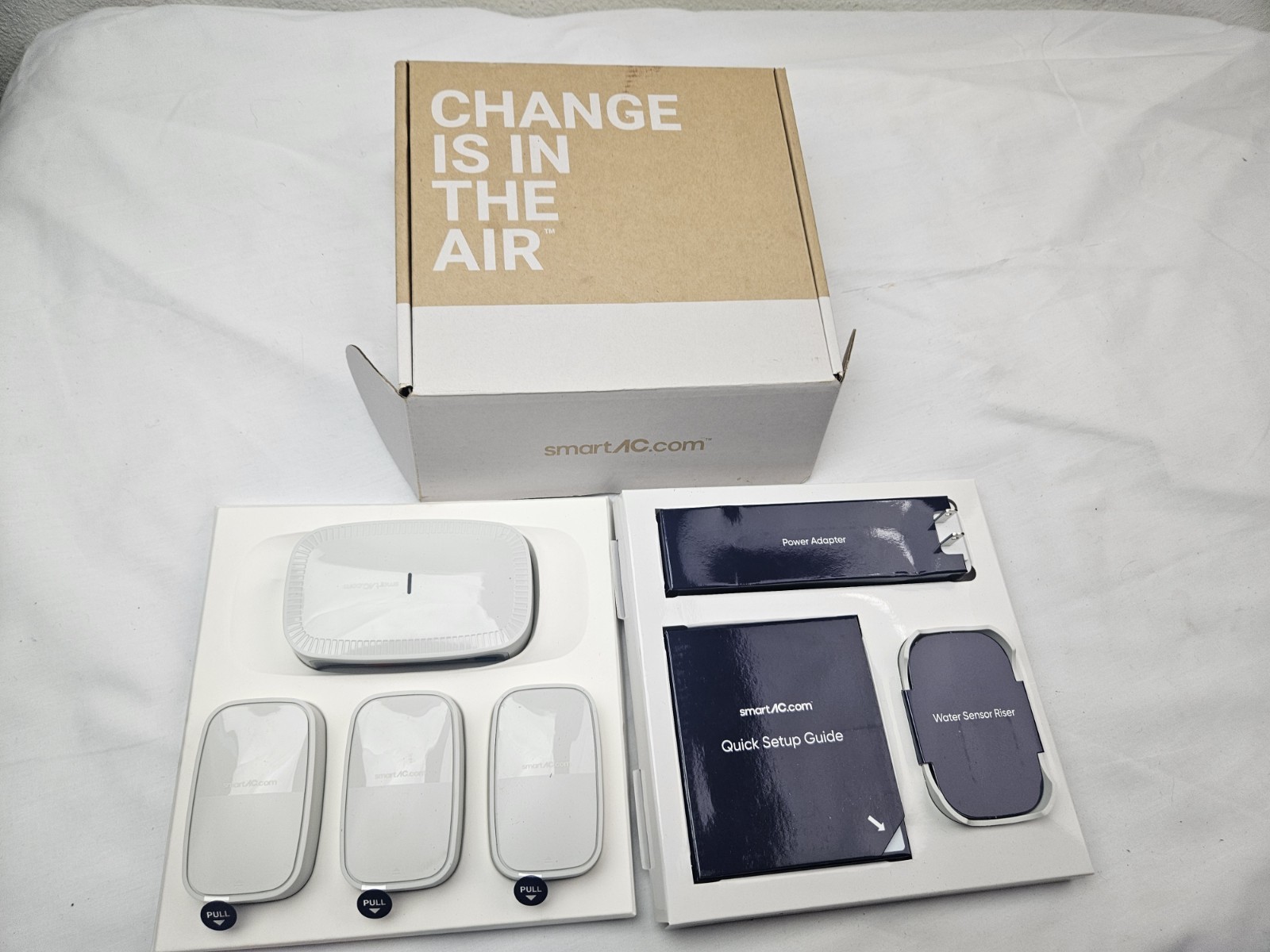 SMARTAC  HUB AND 3 SENSORS  ( WATER - COMFORT - FILTER )  NEW IN BOX