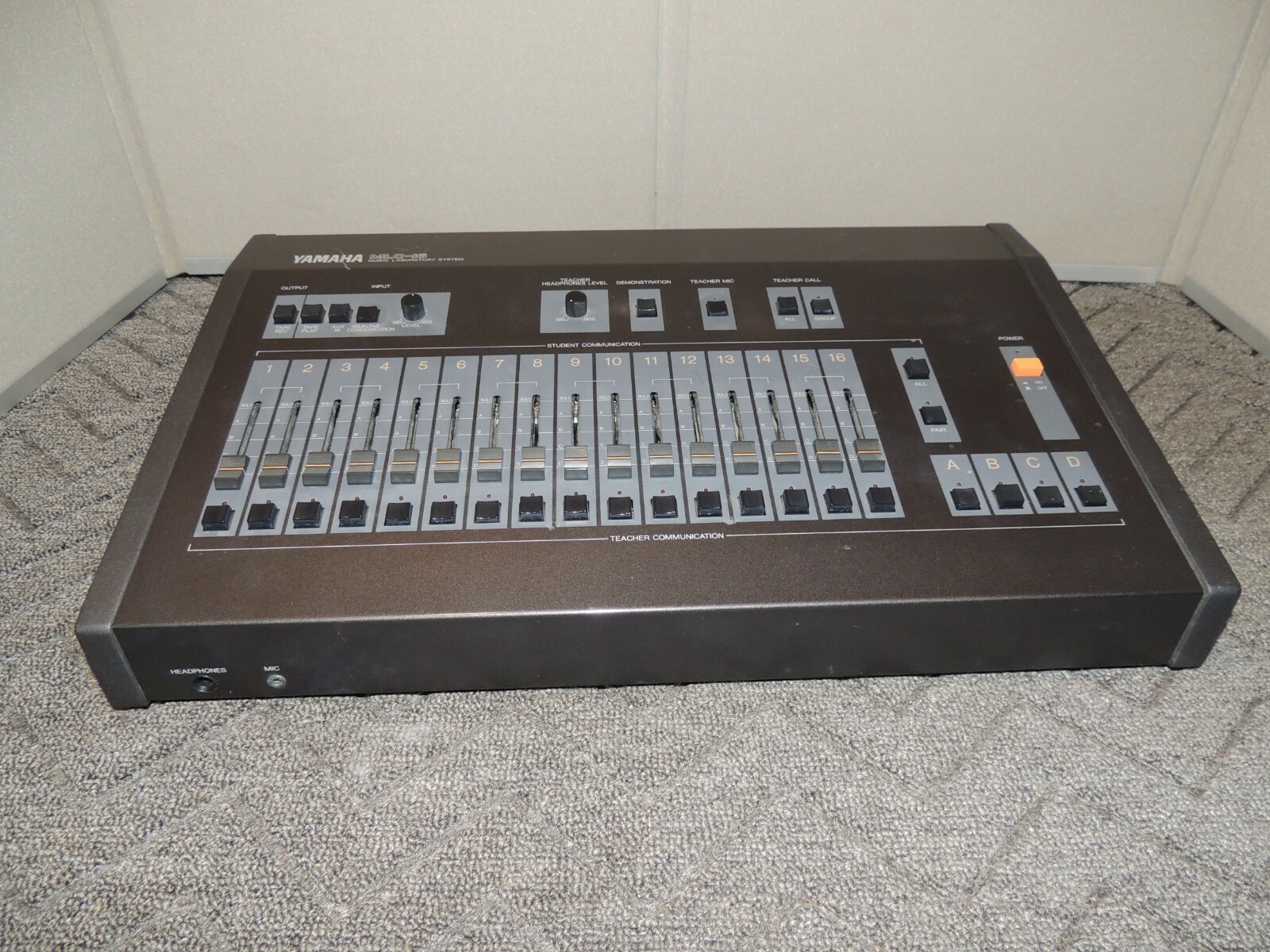 Yamaha MLC-16 Music Laboratories System Teaching Communication