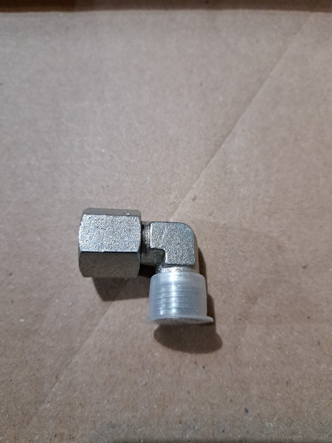 Chinese Mini Excavator Din M16 To M16 90 ° Male To Female Union Din 2353 10L