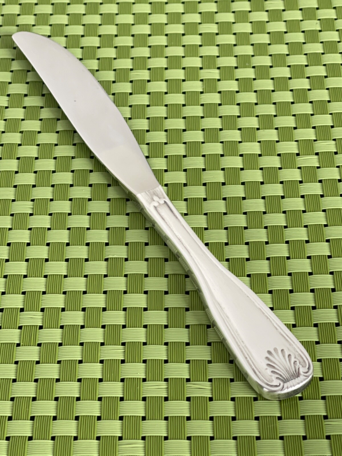 World Tableware COQUILLE Stainless Dinner Knife WT Shell Taiwan Flatware B124G