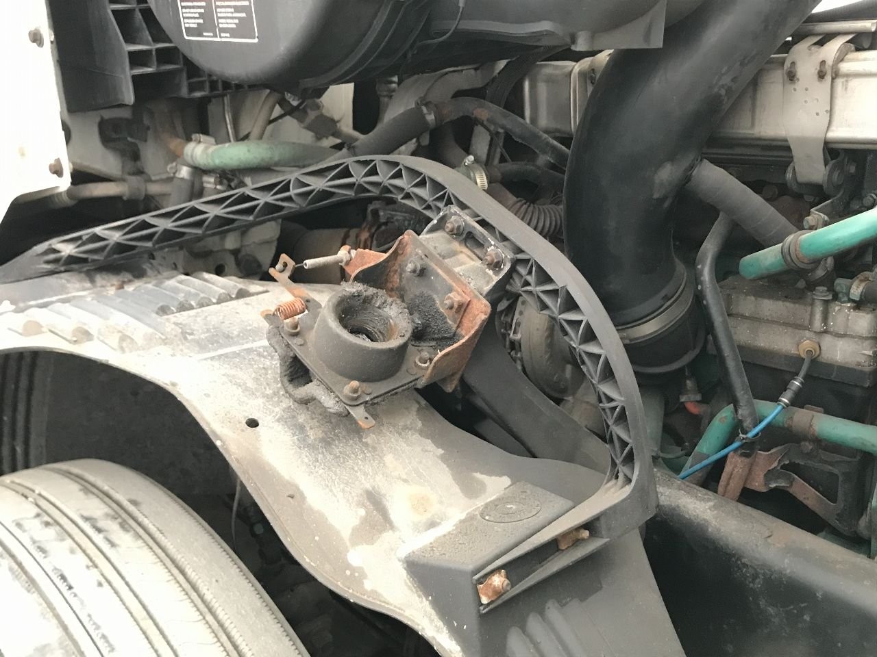 Volvo VNL Right/Passenger Hood Rest - Used