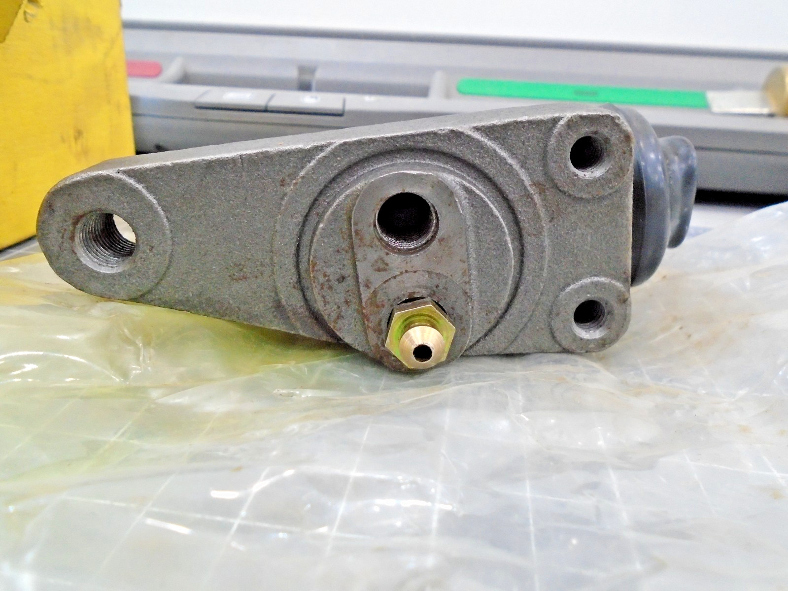 NEW Euclid Hydraulic Brake wheel Cylinder E-5180