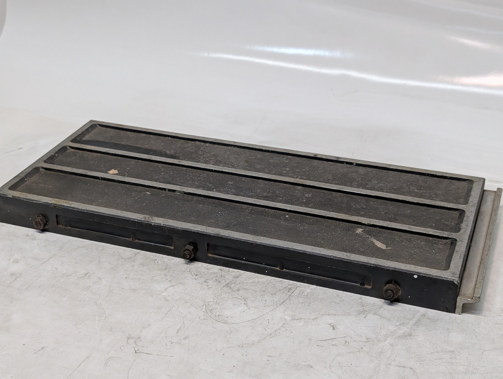 804082 Magnetic Chuck Surface Grinder Table 24x8 in as shown in pictures