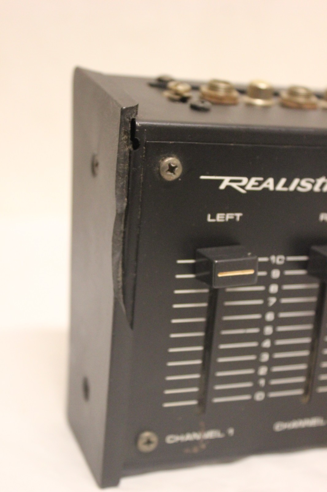 Realistic 4 Channel Microphone Mixer 32-1105 C3