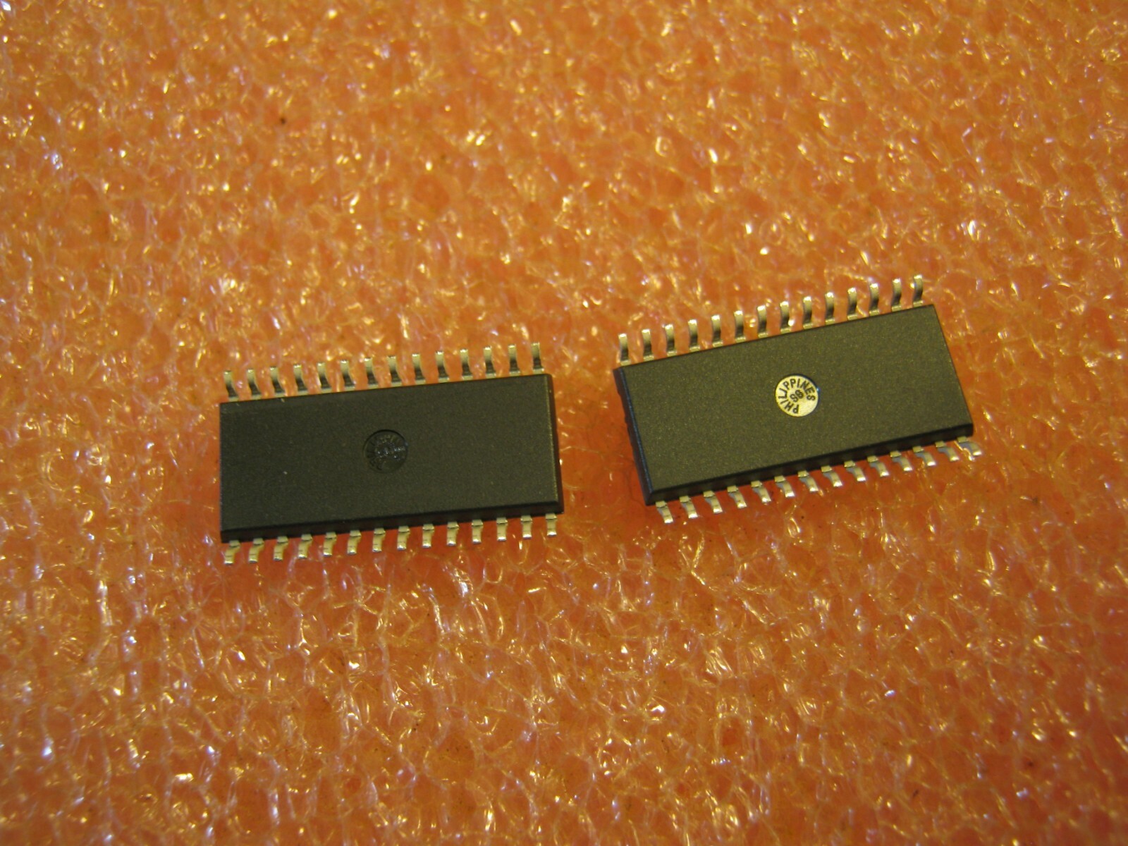 PIC16C73A-04I/SO NOS 2 Pieces from Microchip