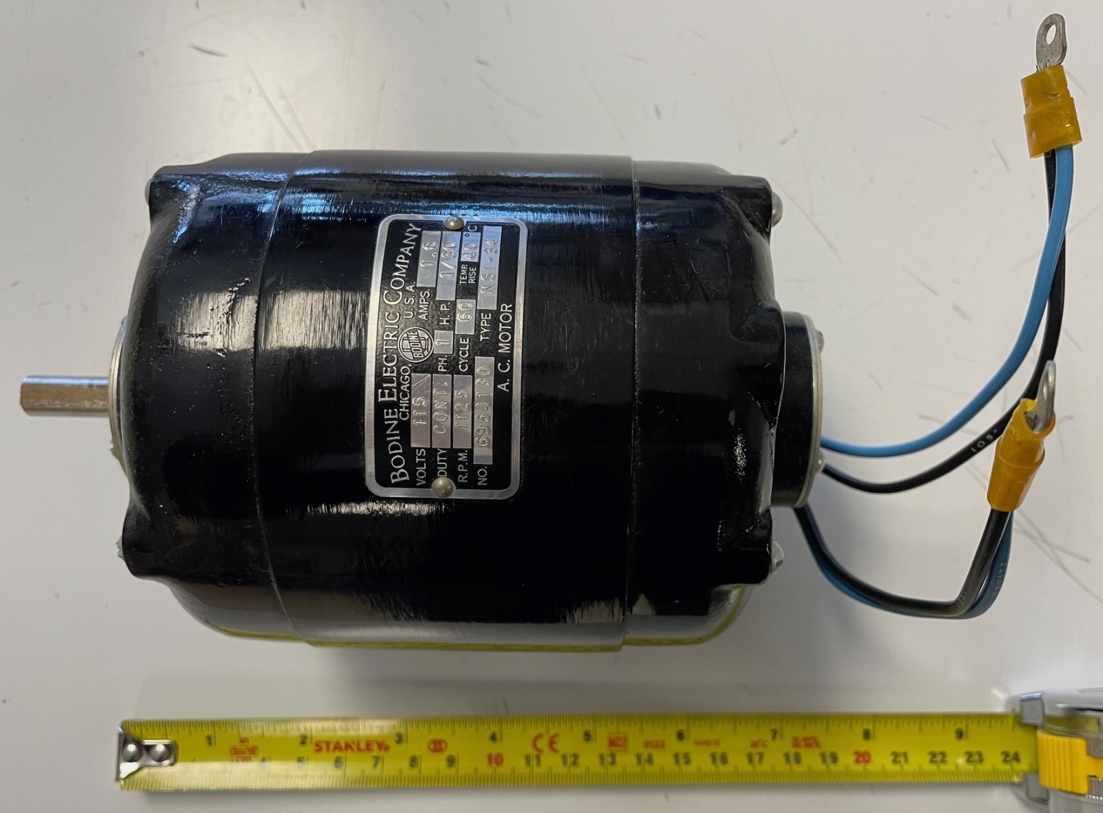 A.C. motor 115 V, RPM 1125 Bodine Electric Company
