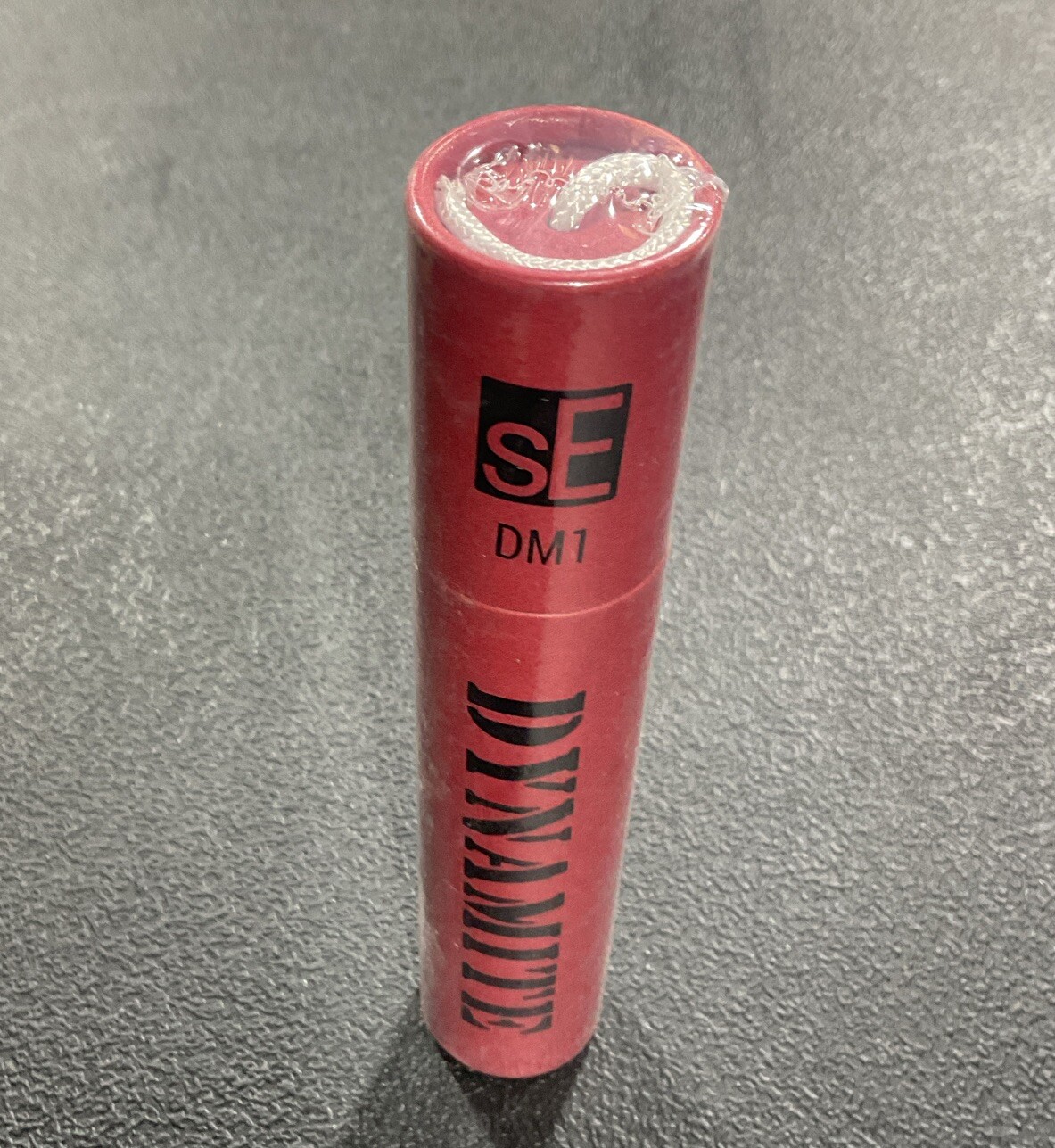 SE Electronics DM1 Dynamite Active Inline Microphone Preamplifier