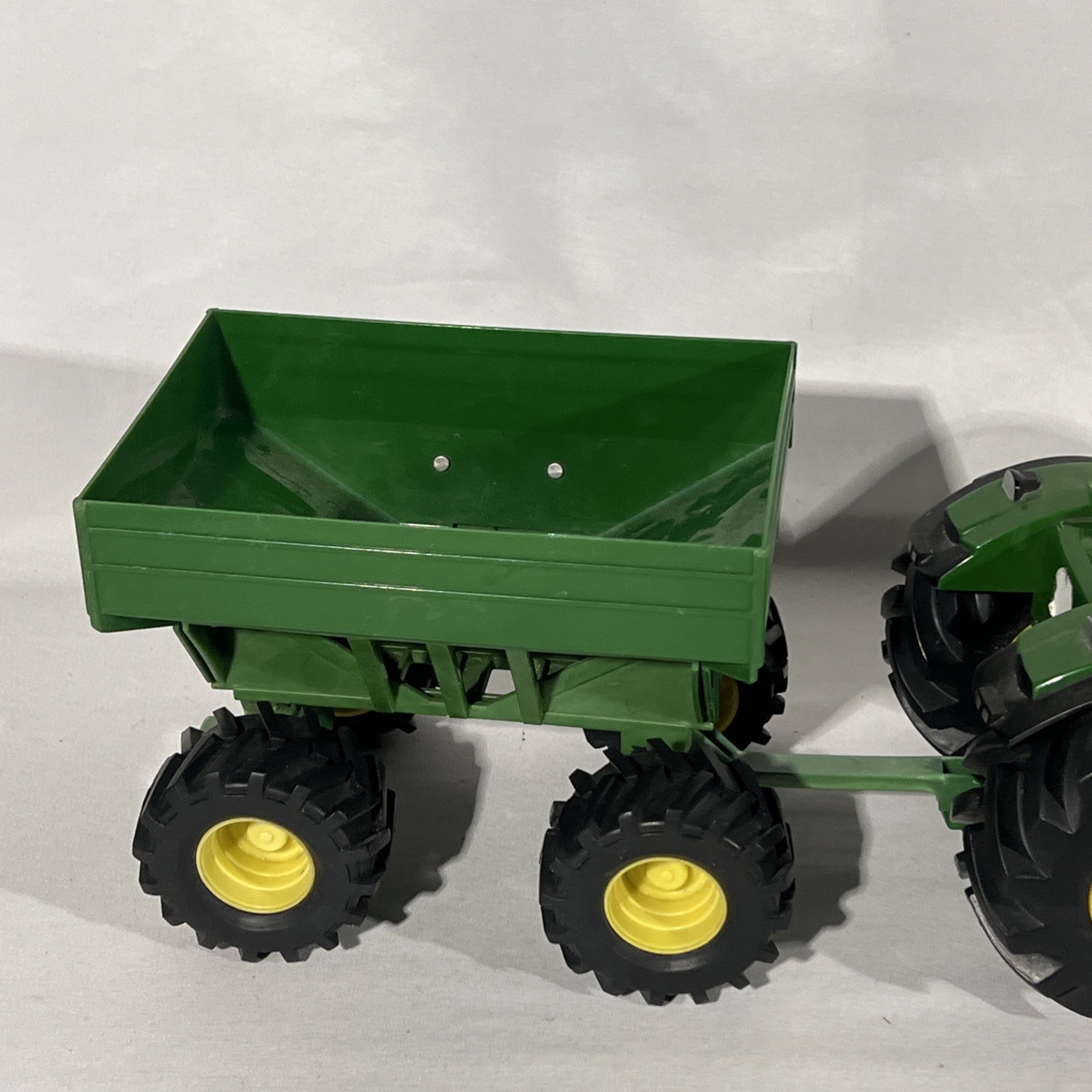 ERTL John Deere Green Tractor with Wagon