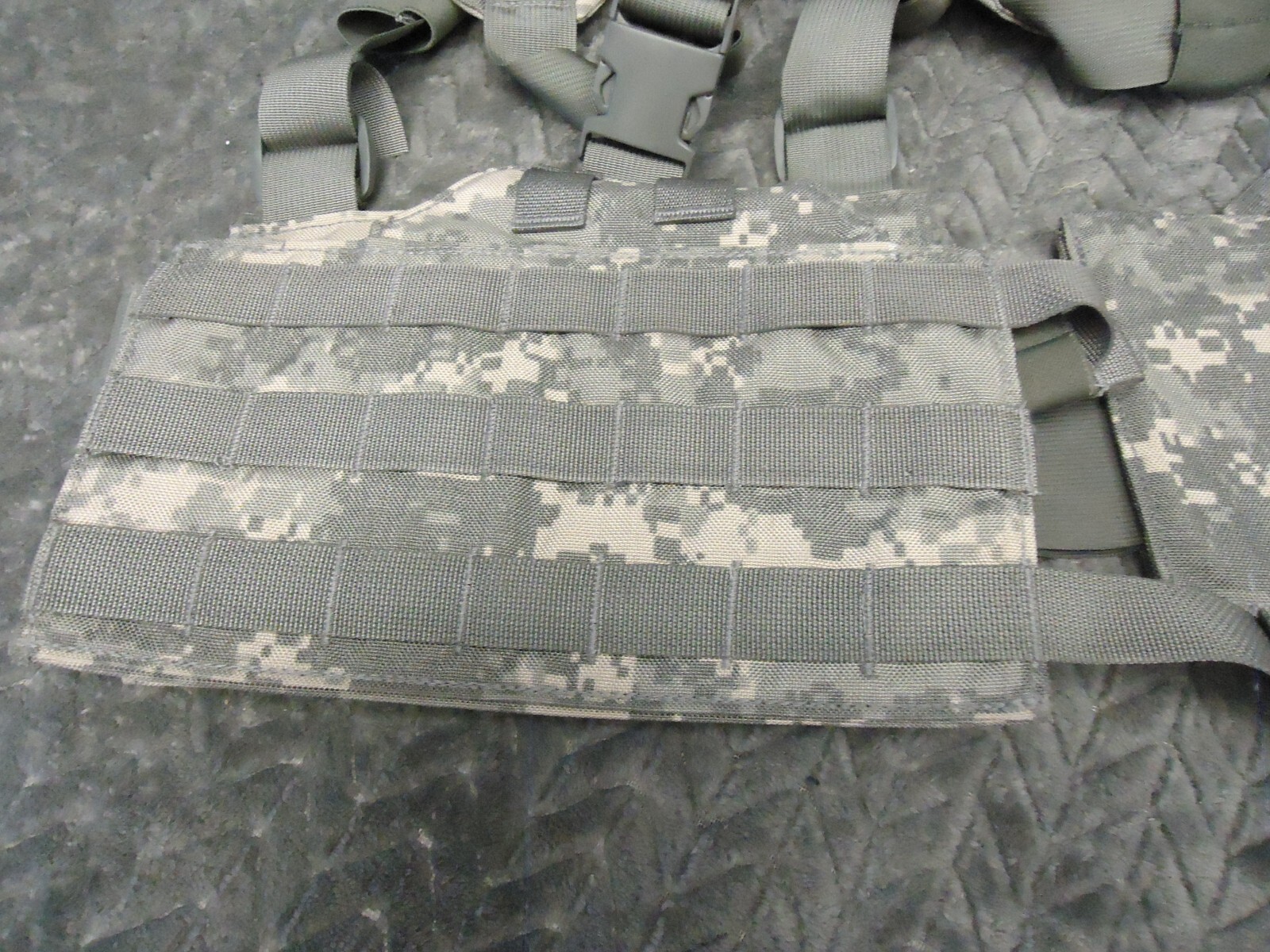 DIGITAL CAMO TACTICAL ADJUSTABLE VEST WITH MOLLE SYSTEM ^