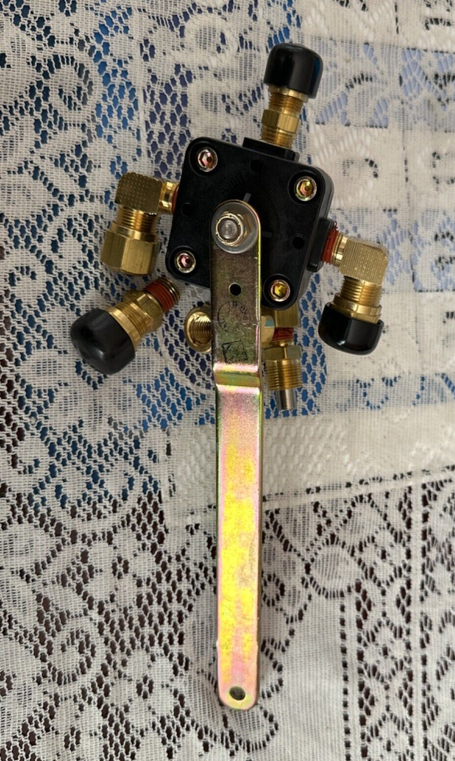 BARKSDALE HEIGHT CONTROL LEVELING VALVE 52321-Q387F1, BUS 8" ARM