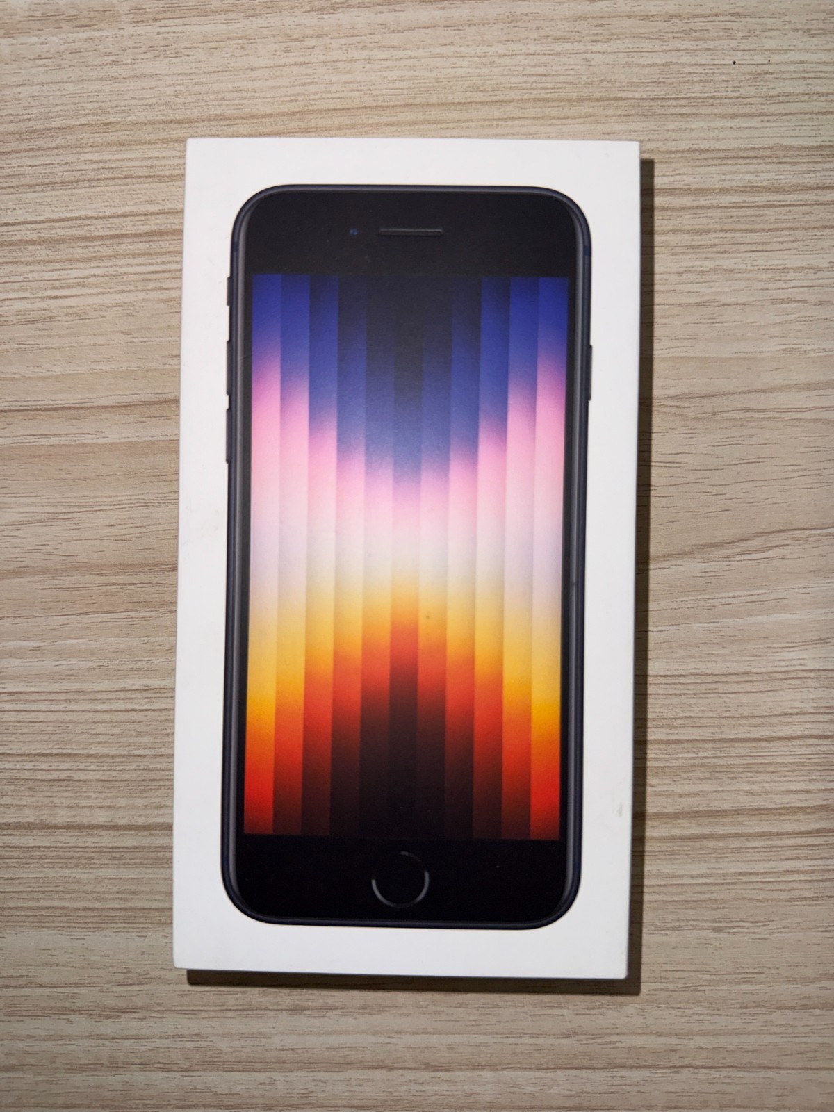 Retail Box for Apple iPhone SE with Charging Cable