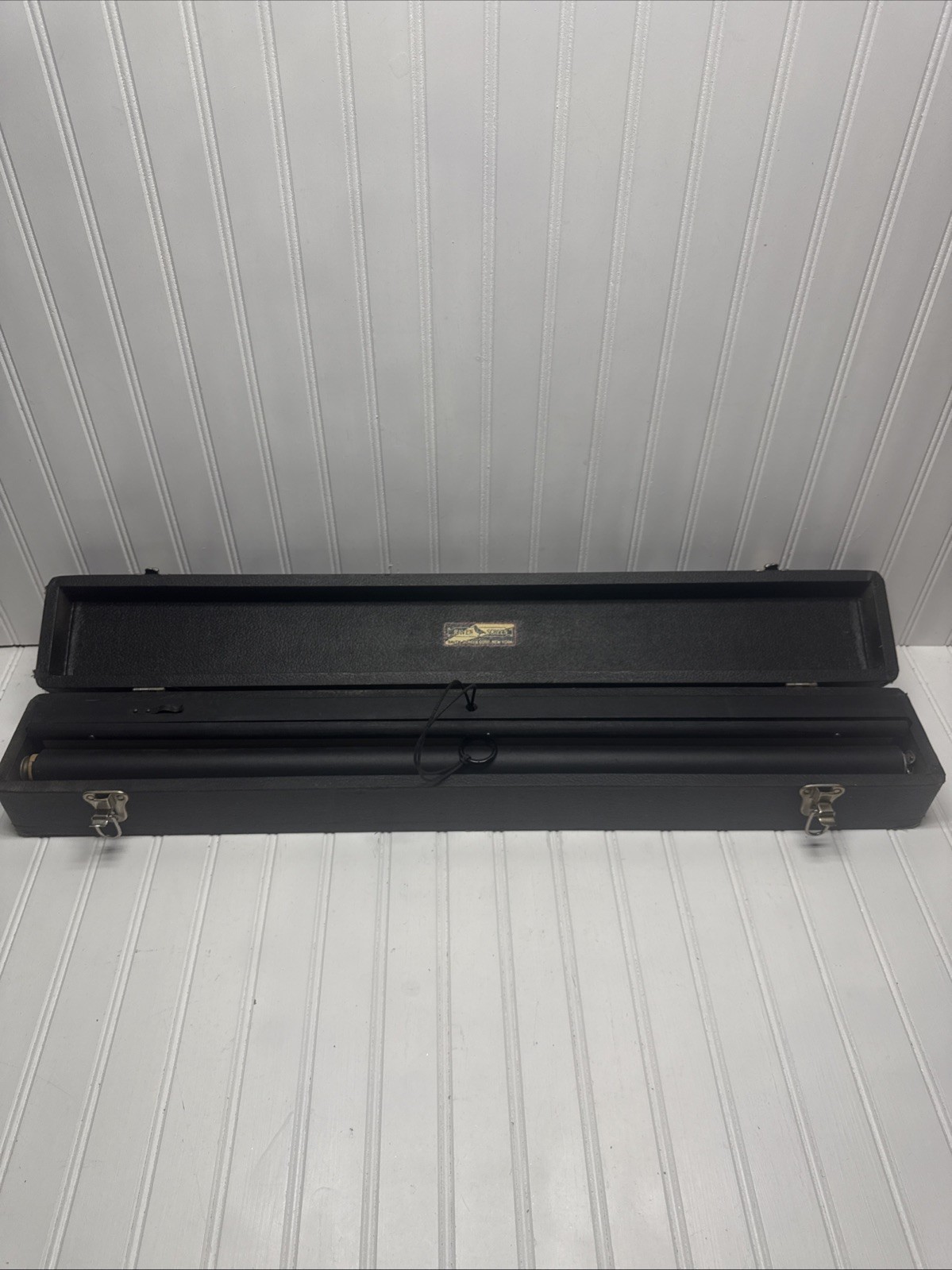 VTG -Raven Screen Corp NY Fold Out Up Portable Movie Projector Screen Black Case