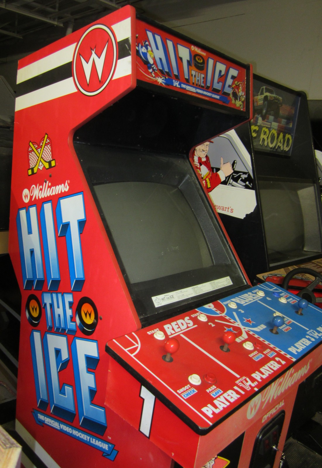 HIT THE ICE ARCADE MACHINE by WILLIAMS 1990 - 4 PLAYER (Excellent Condition)