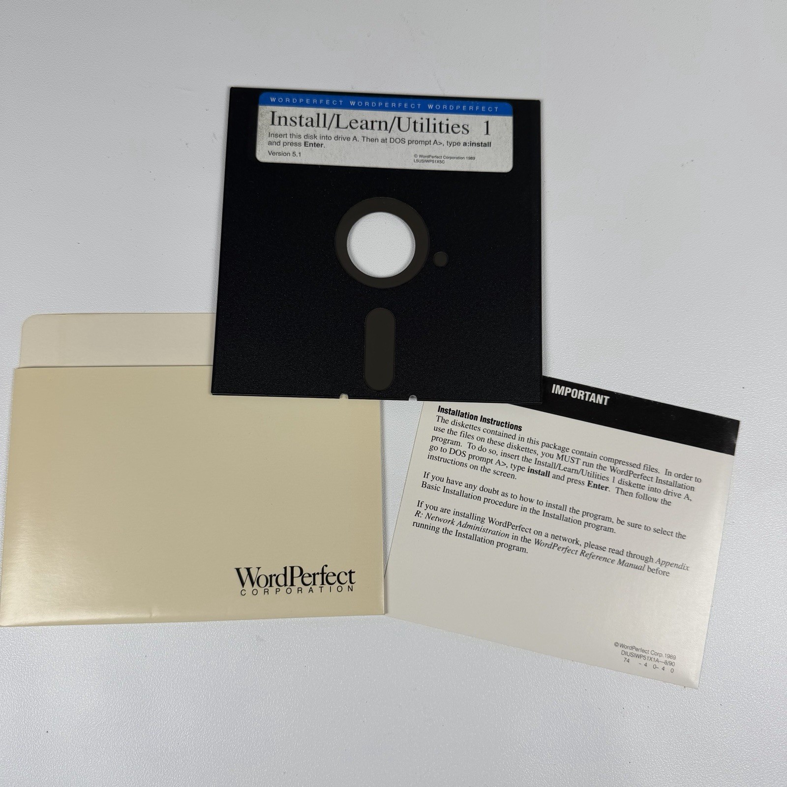 WordPerfect 5.1 for DOS - 1991 w/5.25 Diskettes, Workbook, Reference Manual