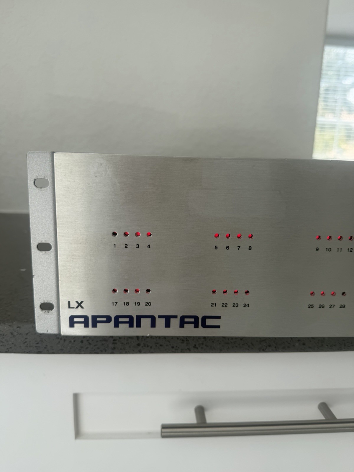 Apantac LX-32HD Tahoma 32-Channel HD-SDI Multiviewer Broadcast Monitor Router