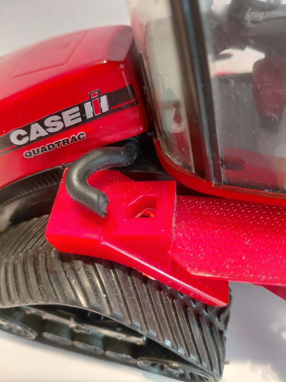 CASEIH QUADTRAC 600 9" LONG Broken PIECES