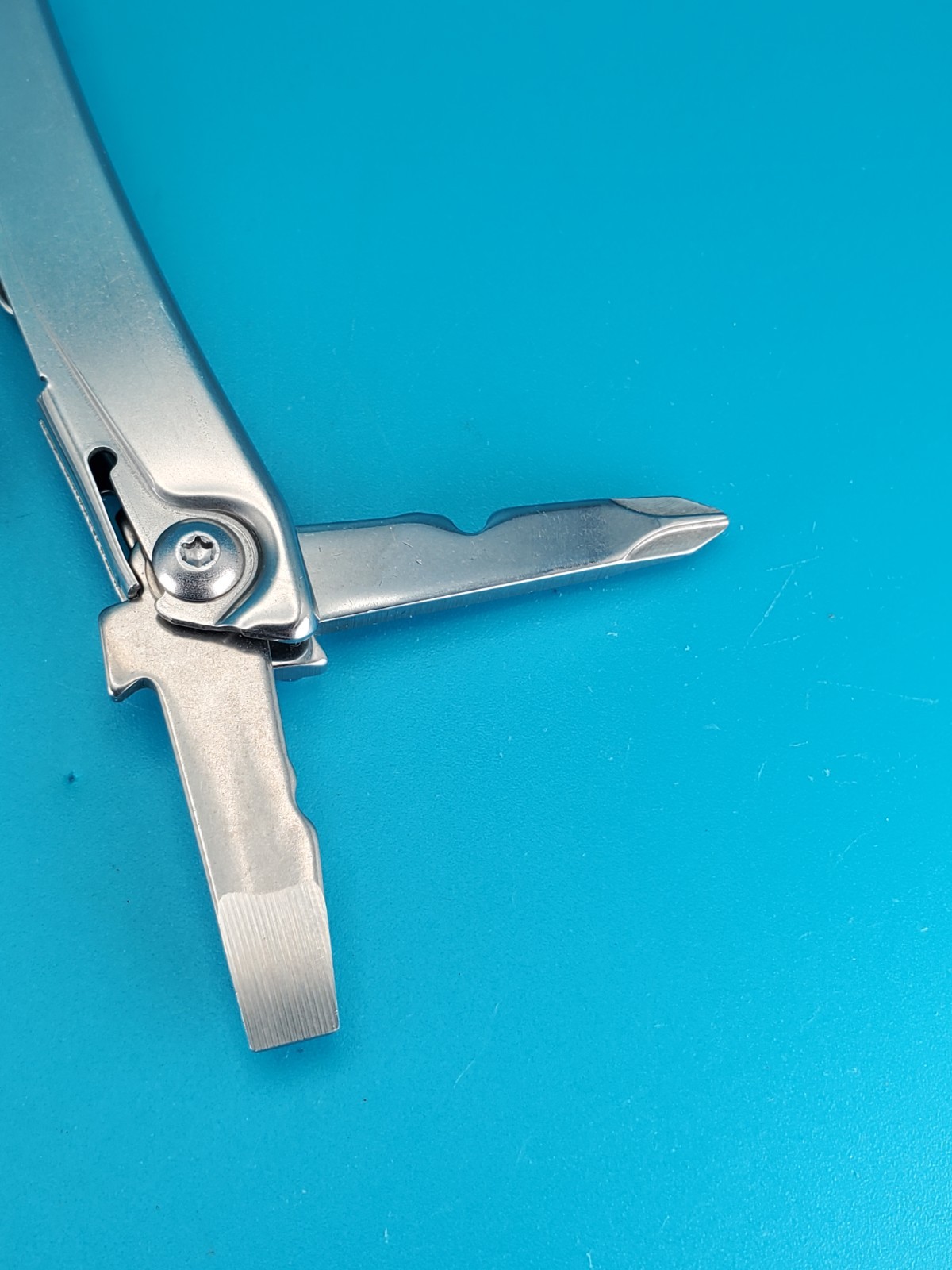 Leatherman Rev 3.8" Multi-Tool, Stainless!
