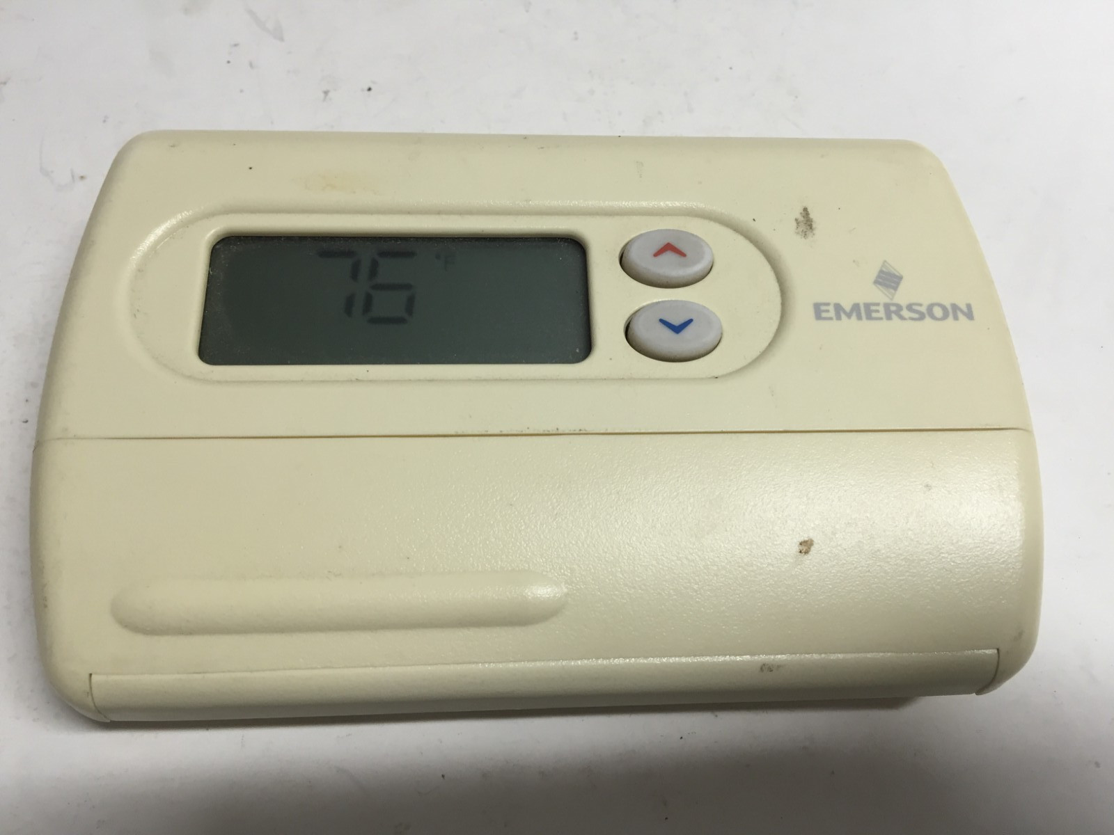 Emerson 1F86-344 Non-Programmable Thermostat for Single-Stage Systems