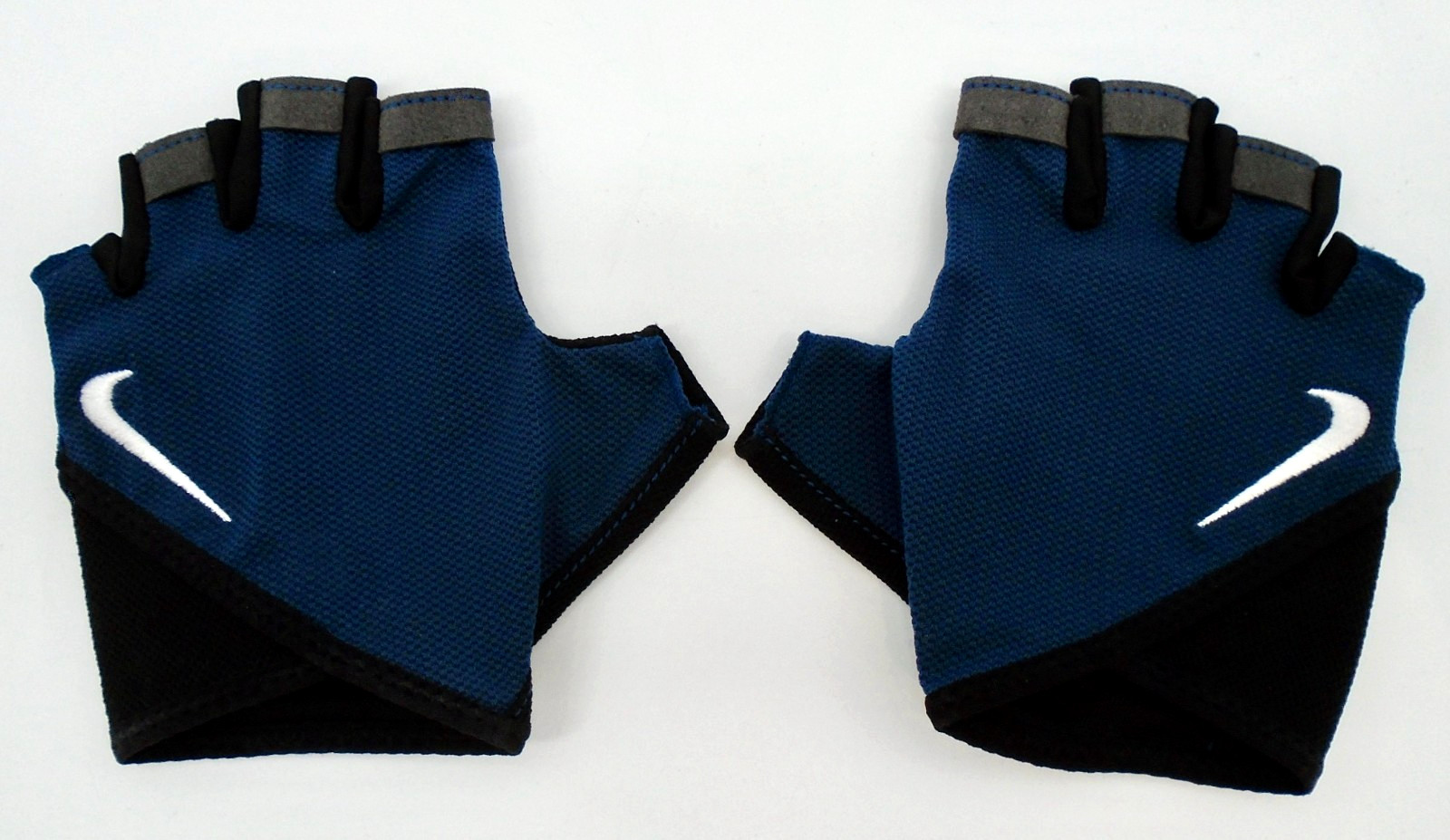 Nike Essential Fitness Gloves Women's Valerian Blue/Black/White