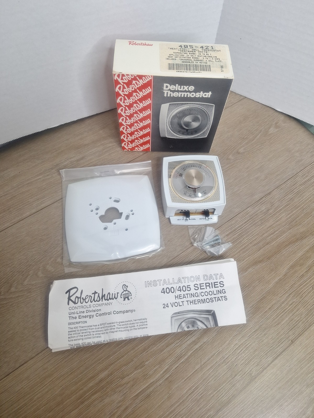 Robertshaw 405-421 Non-Programable Mechanical Thermostat 24V Designer White Nos