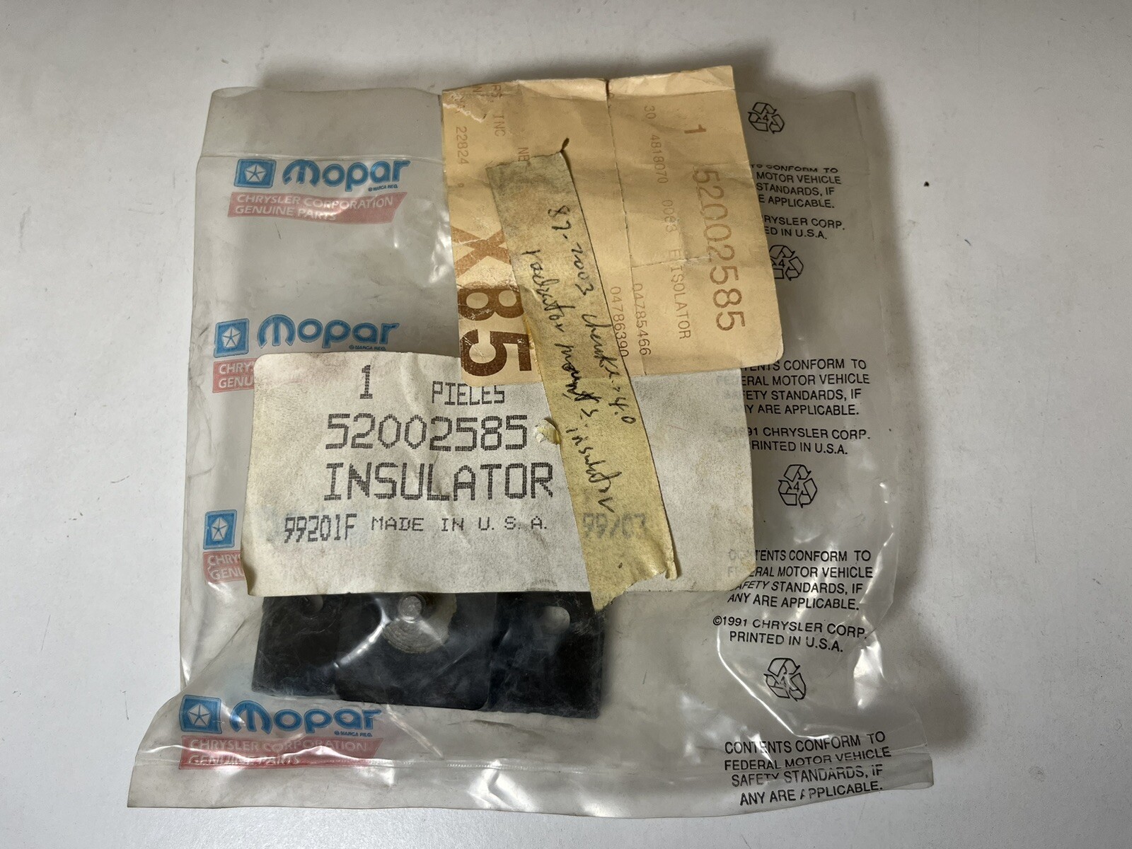 Genuine OEM Mopar 52002585 Upper Radiator Insulator 85-01 Jeep Cherokee XJ NOS