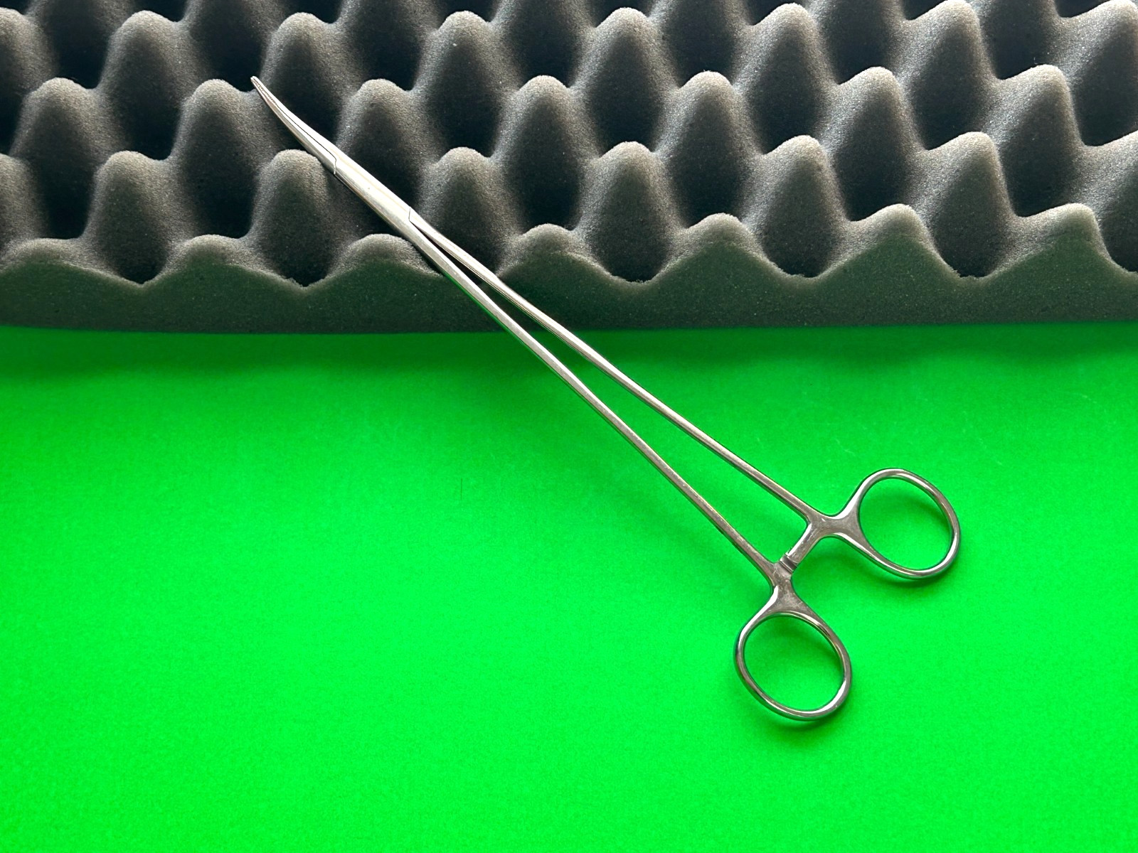 Codman 30-8082 Thoracic Forceps Curved Jaw 9-1/2"