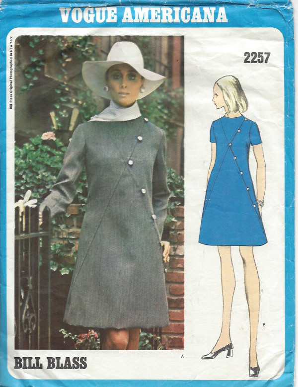 1969 Vintage VOGUE Sewing Pattern DRESS B38 (1558) By Bill Blass