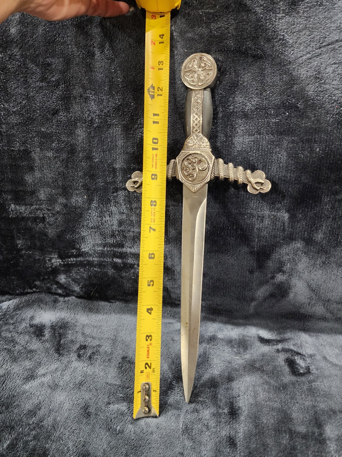 Celtic Knot Dagger martial arts swords