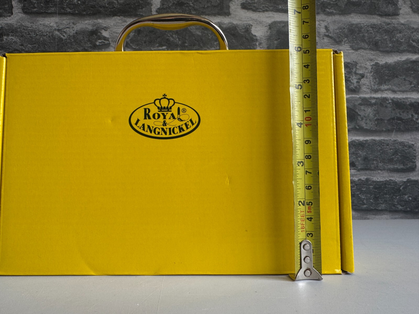 Royal Langnickel Empty box