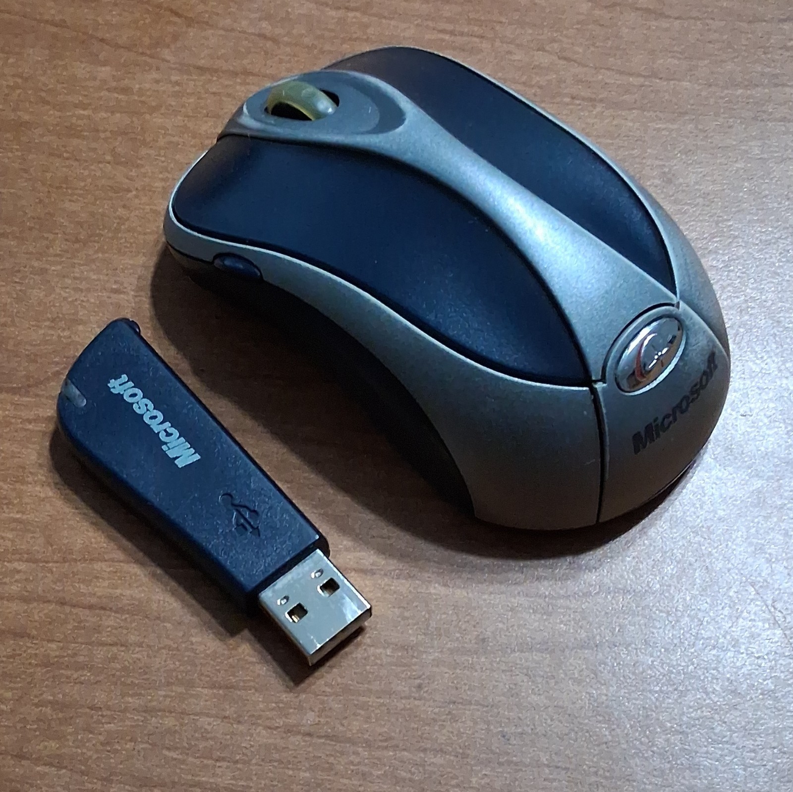Microsoft 1050 Wireless Notebook Optical Mouse 4000 w USB Receiver Tested Works