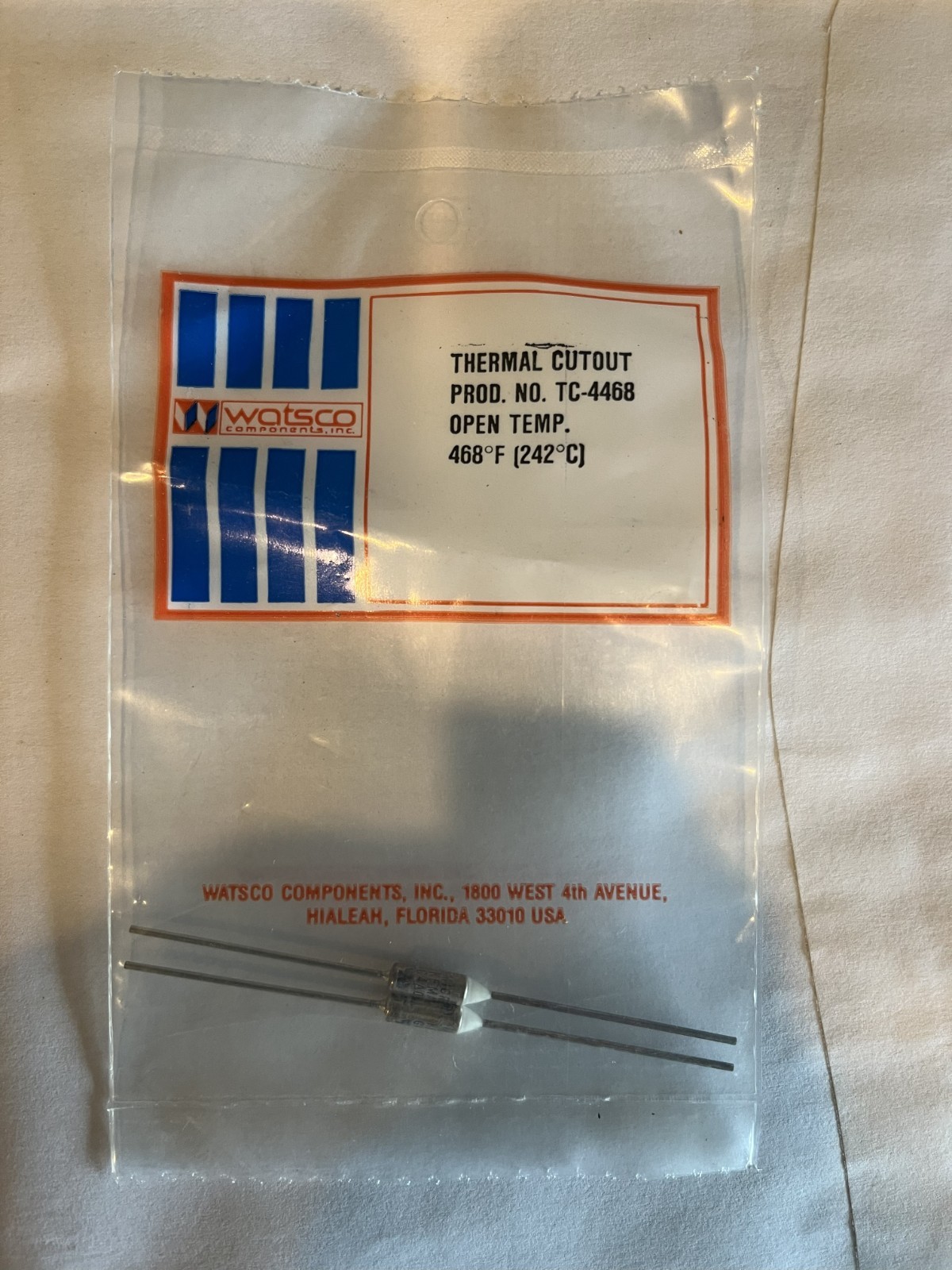 Thermal Fuse (Cut-Off  Temperature Fuse or TF) 242°C (468°F)